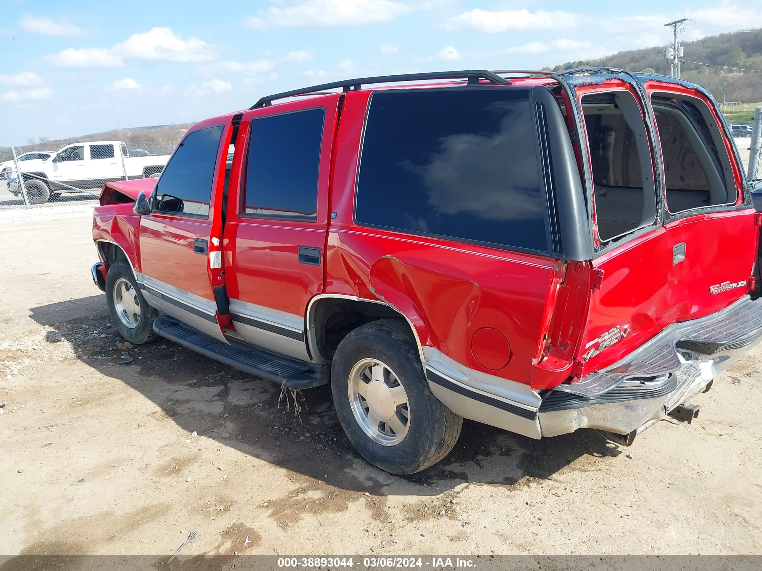 Photo 2 VIN: 1GKEC13R9VJ756171 - GMC YUKON 