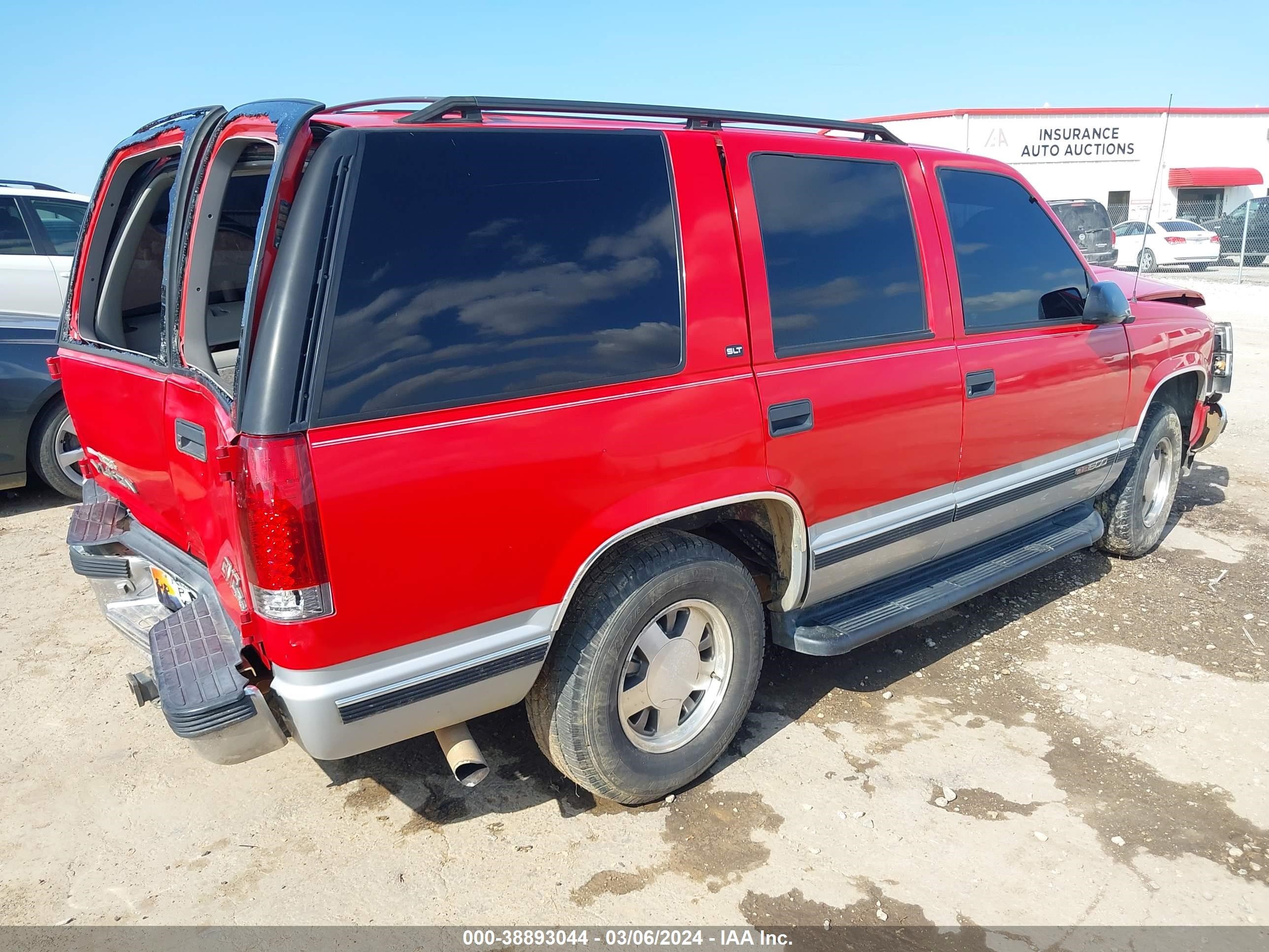 Photo 3 VIN: 1GKEC13R9VJ756171 - GMC YUKON 