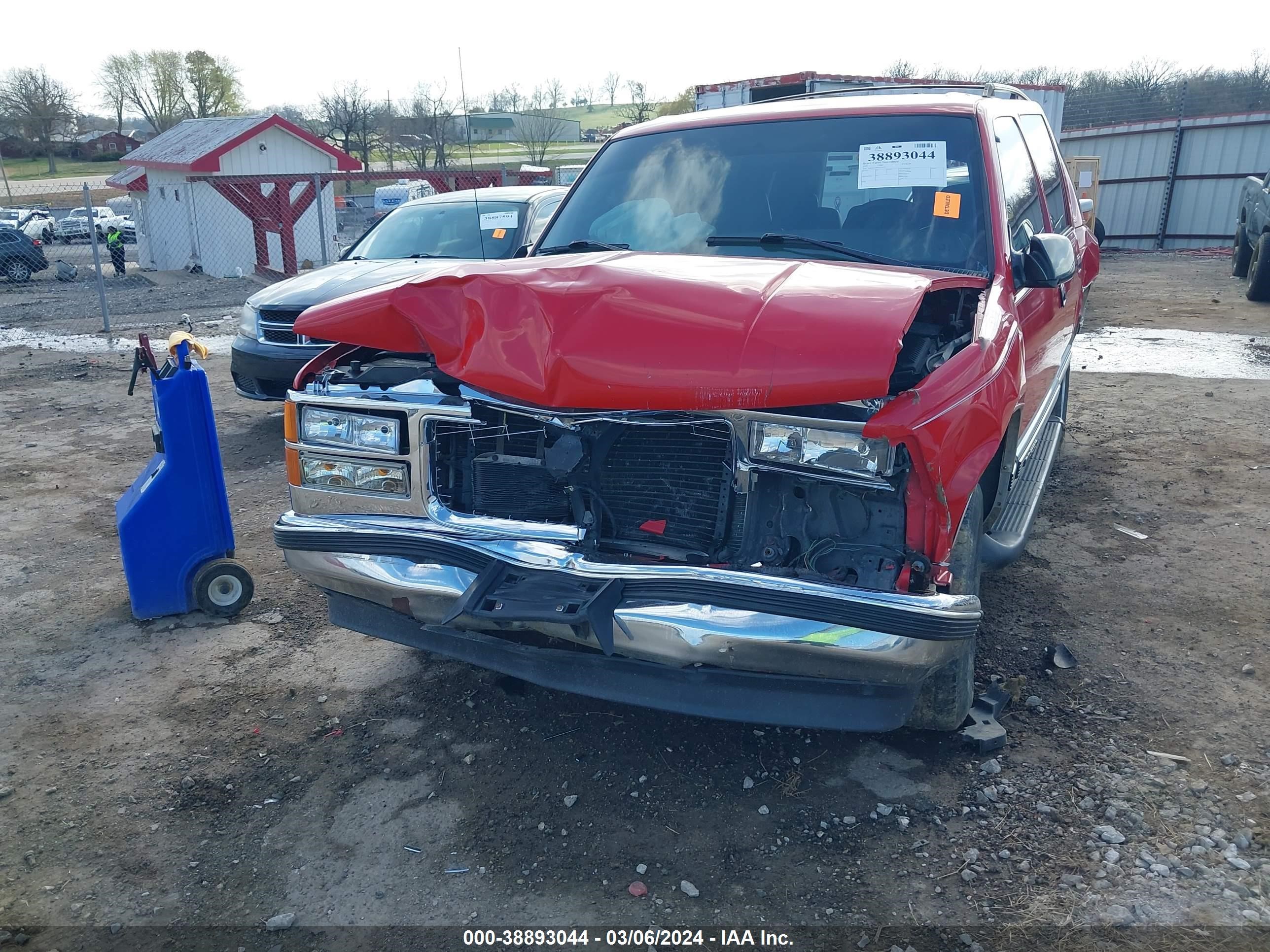 Photo 5 VIN: 1GKEC13R9VJ756171 - GMC YUKON 