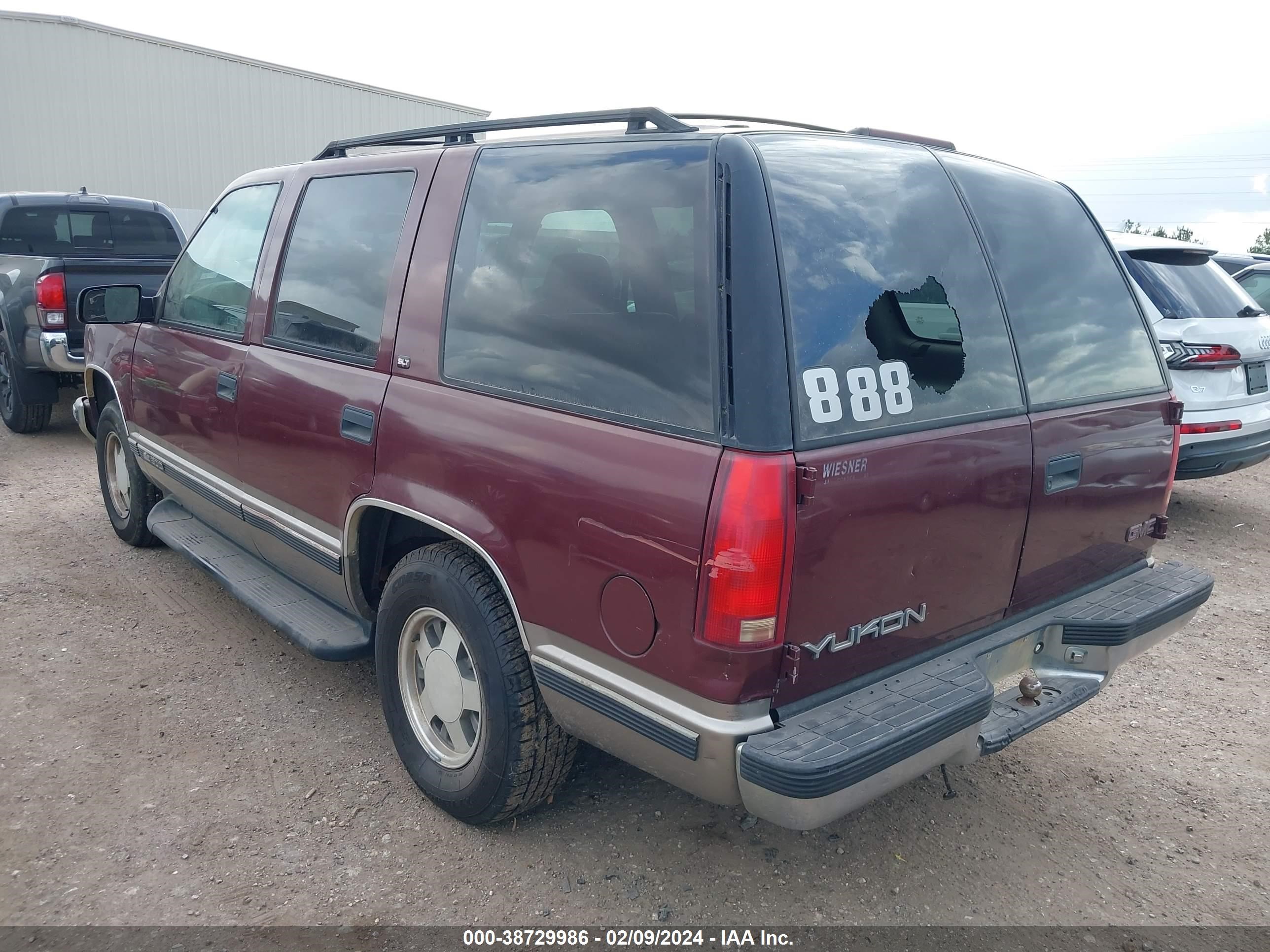 Photo 2 VIN: 1GKEC13R9WR513107 - GMC YUKON 