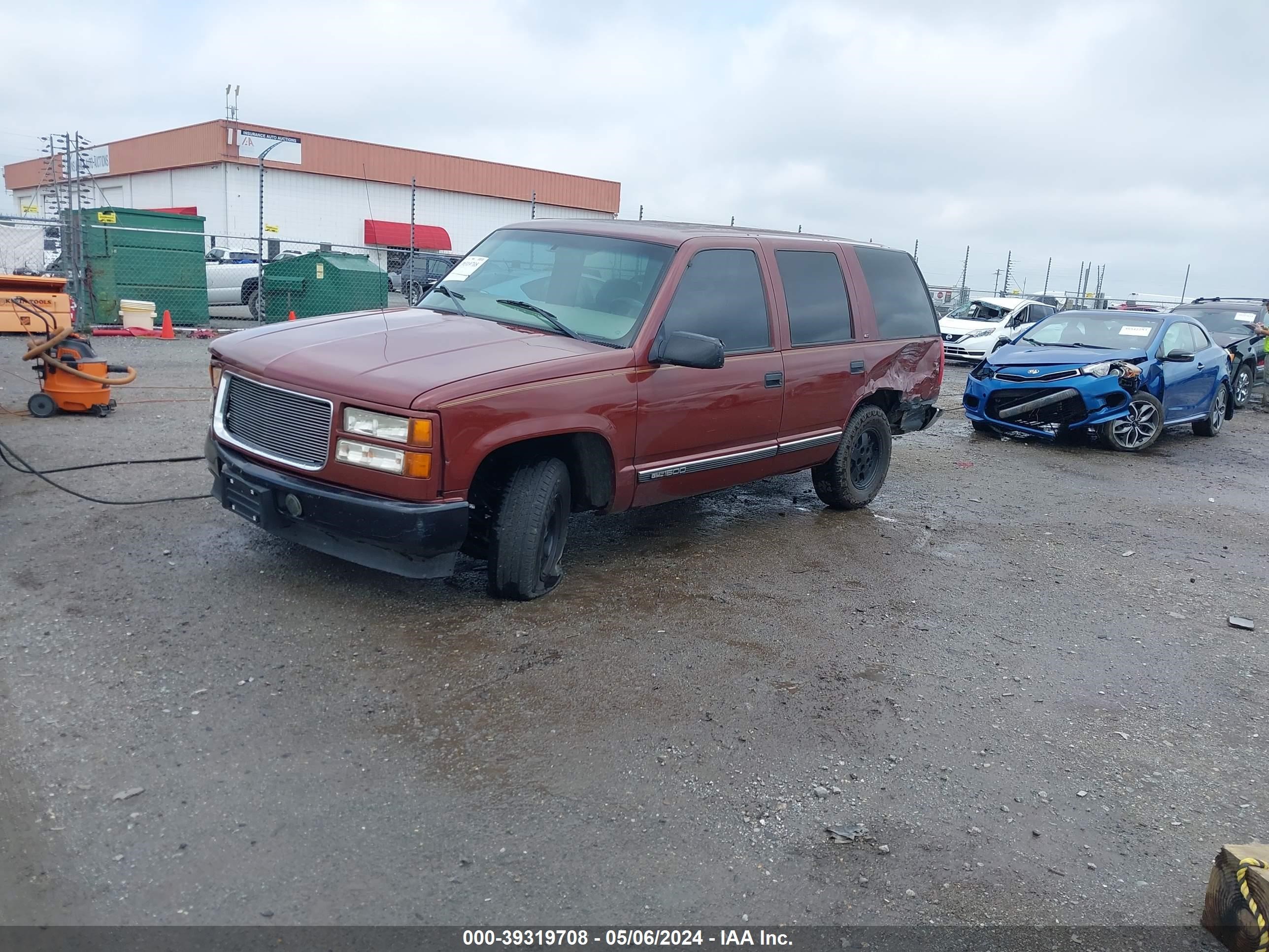 Photo 1 VIN: 1GKEC13R9XJ724923 - GMC YUKON 