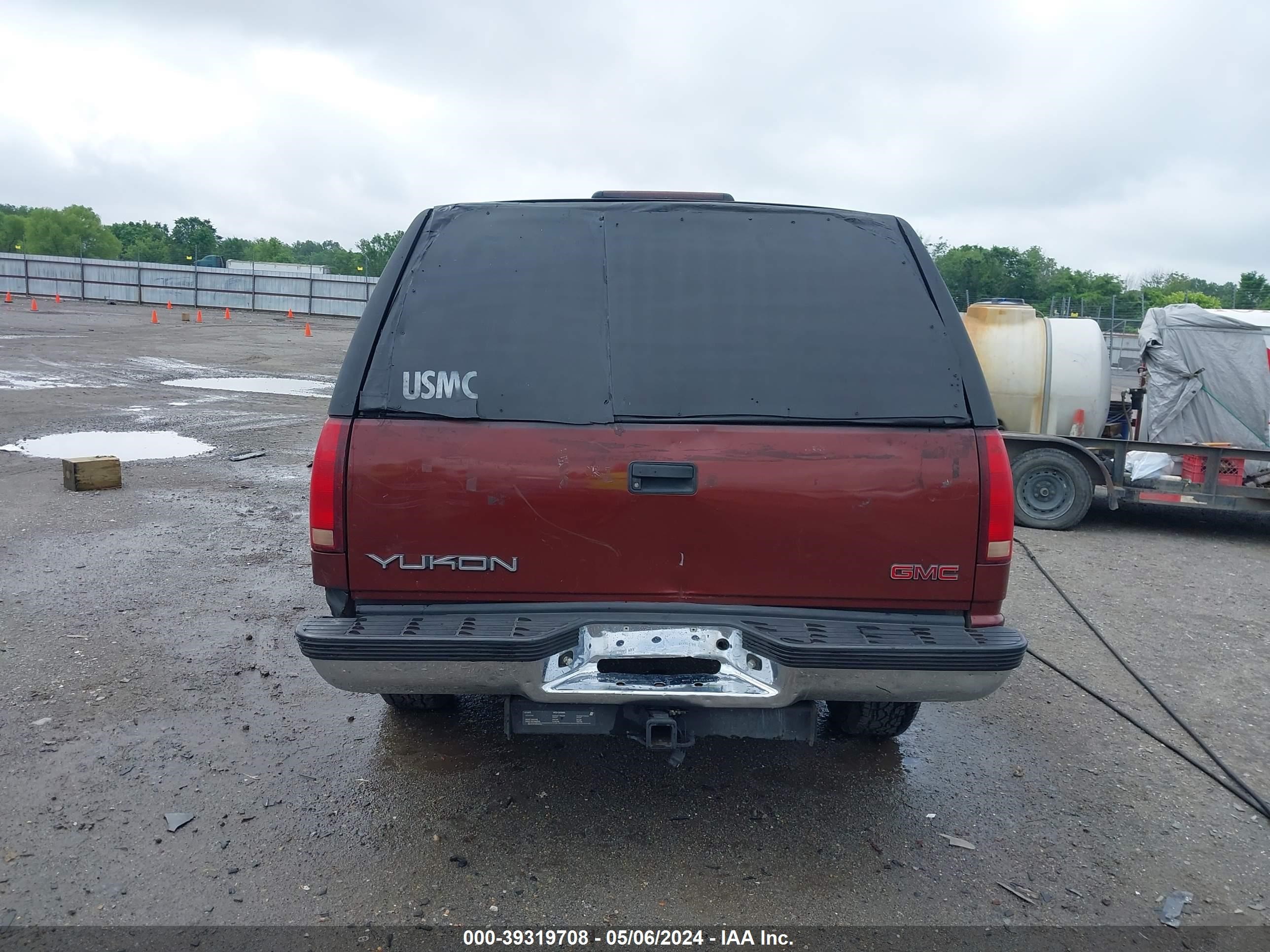 Photo 15 VIN: 1GKEC13R9XJ724923 - GMC YUKON 