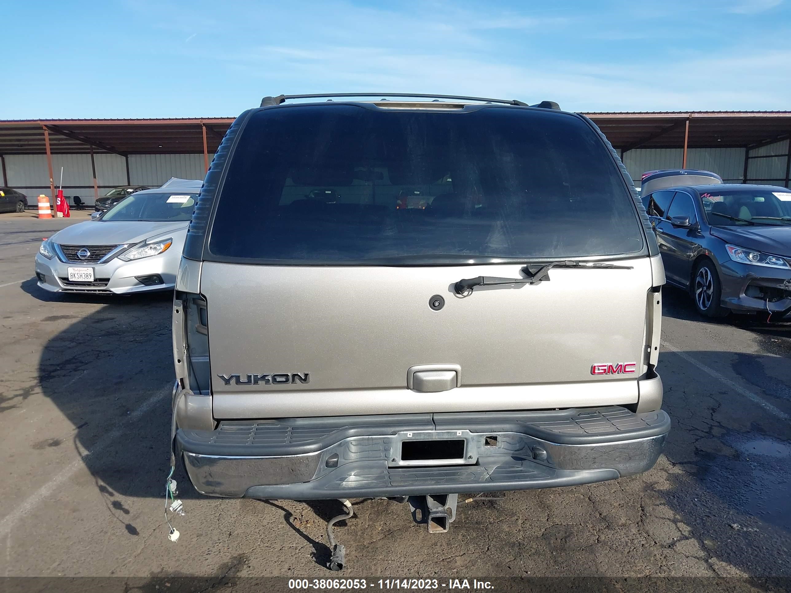 Photo 15 VIN: 1GKEC13T02J181496 - GMC YUKON 