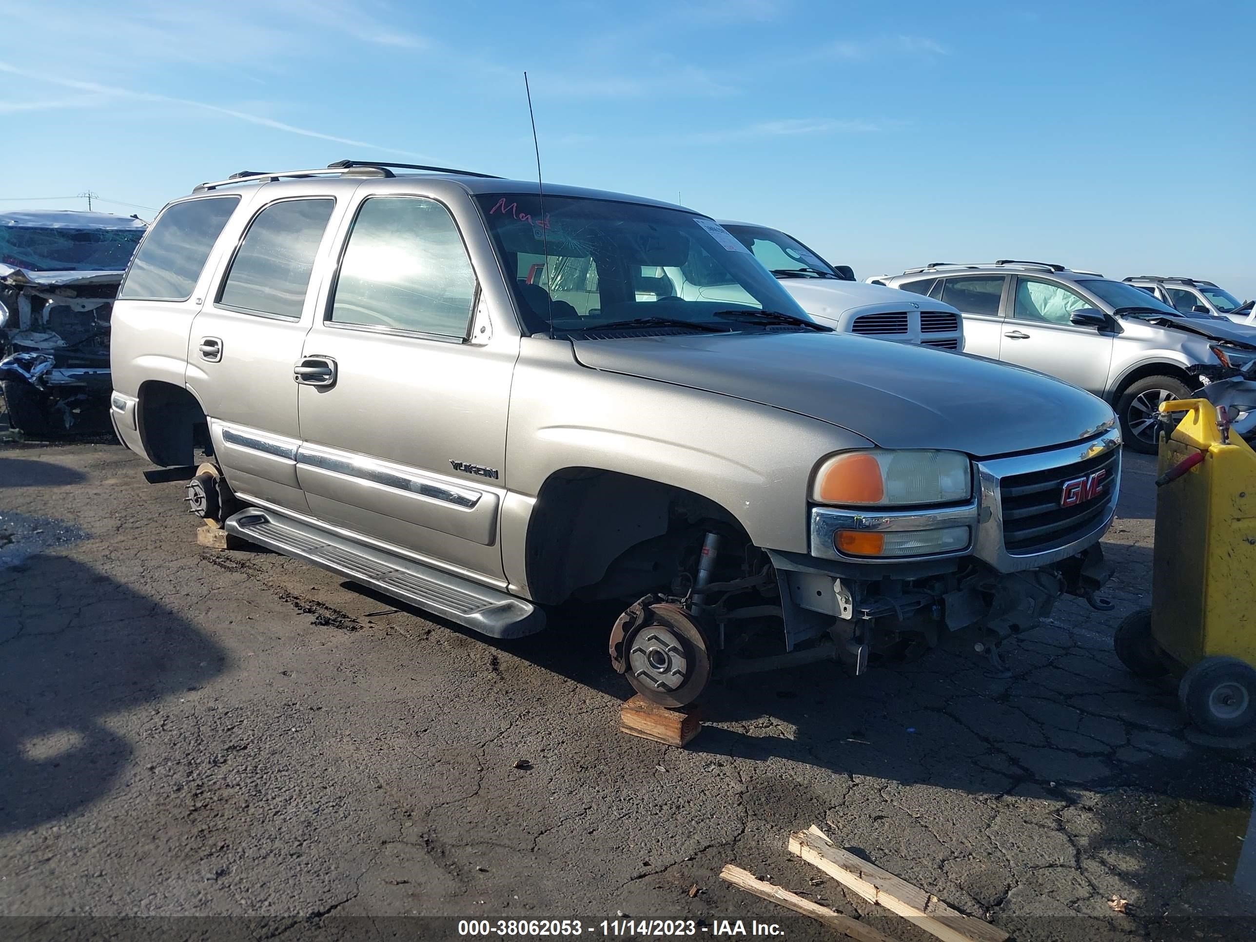 Photo 5 VIN: 1GKEC13T02J181496 - GMC YUKON 