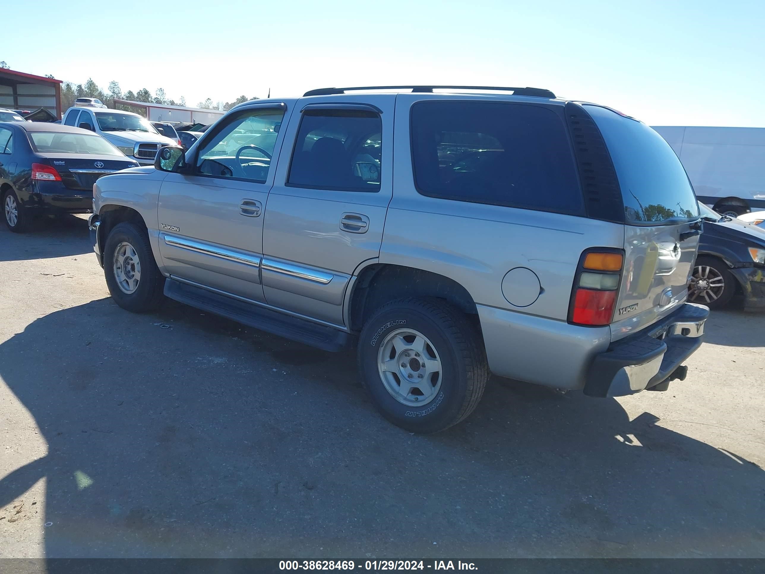 Photo 2 VIN: 1GKEC13T25R143791 - GMC YUKON 