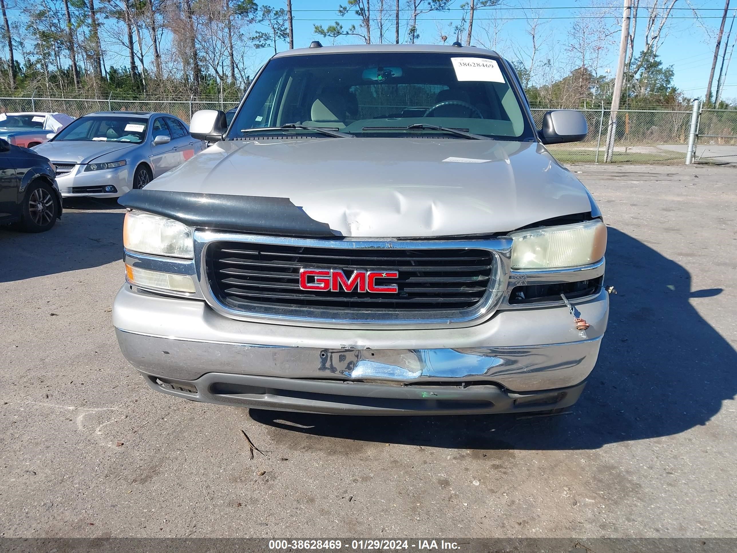 Photo 5 VIN: 1GKEC13T25R143791 - GMC YUKON 