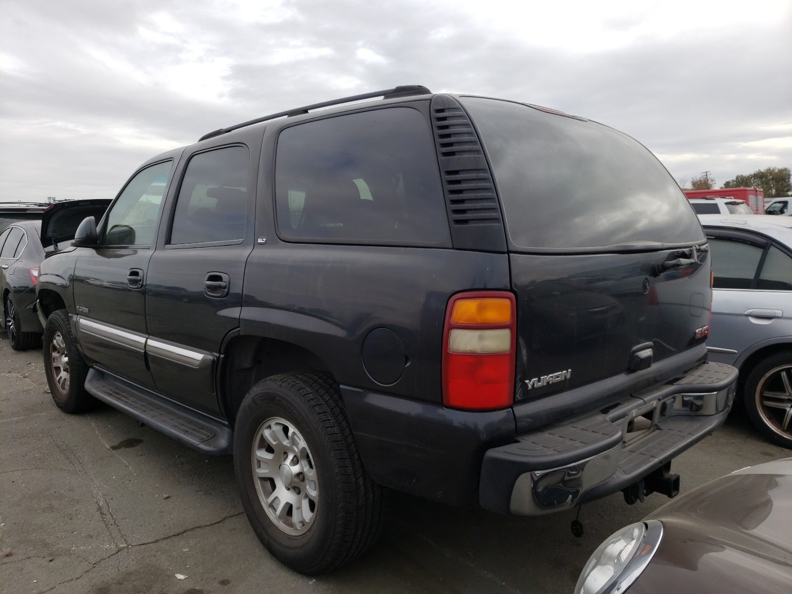 Photo 2 VIN: 1GKEC13T33R290361 - GMC YUKON 