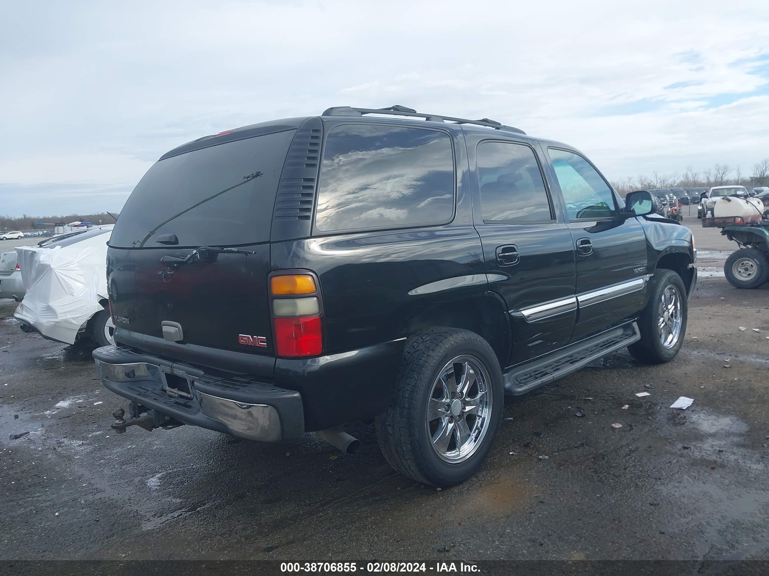 Photo 3 VIN: 1GKEC13T35R260442 - GMC YUKON 