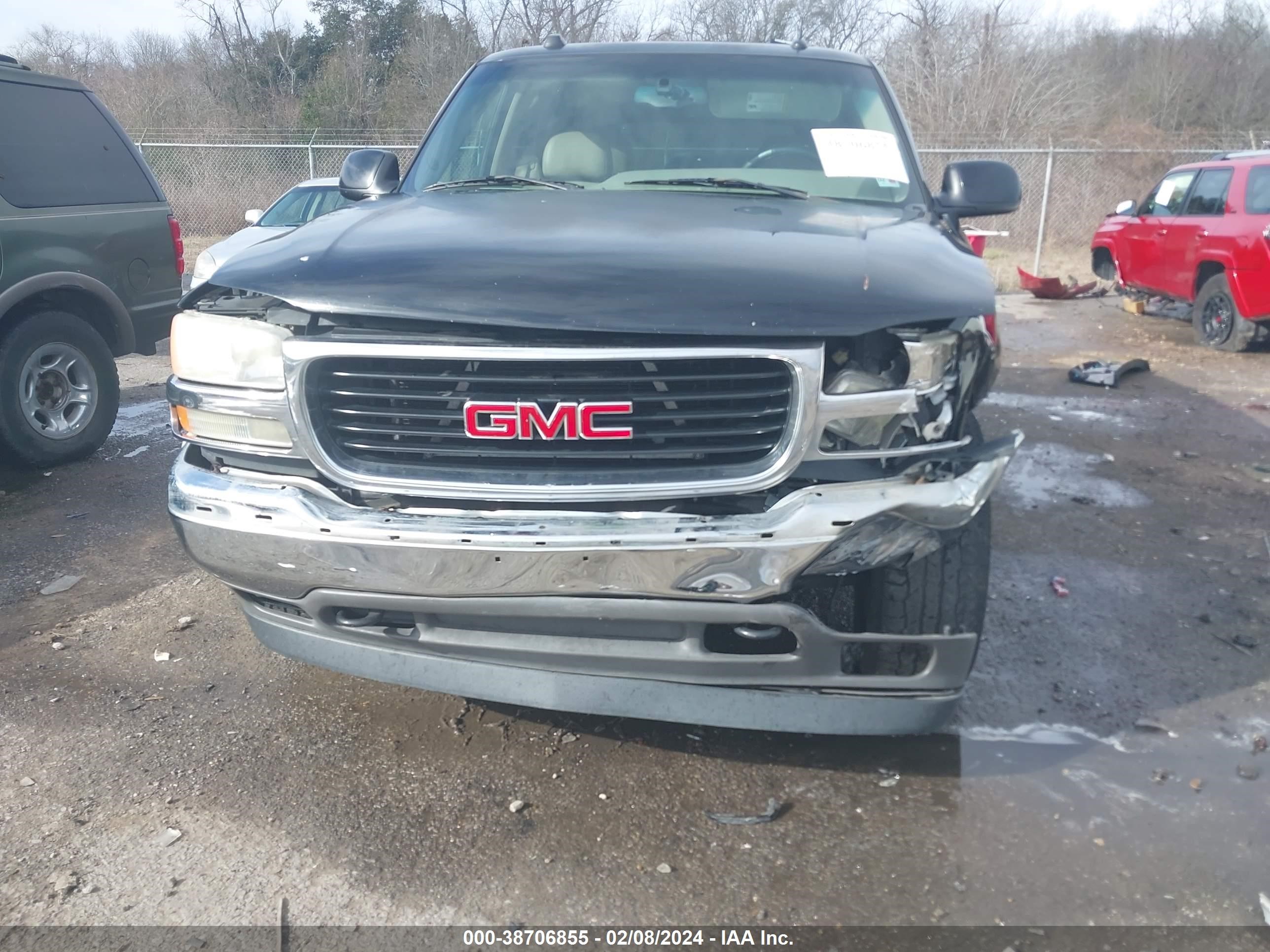 Photo 5 VIN: 1GKEC13T35R260442 - GMC YUKON 