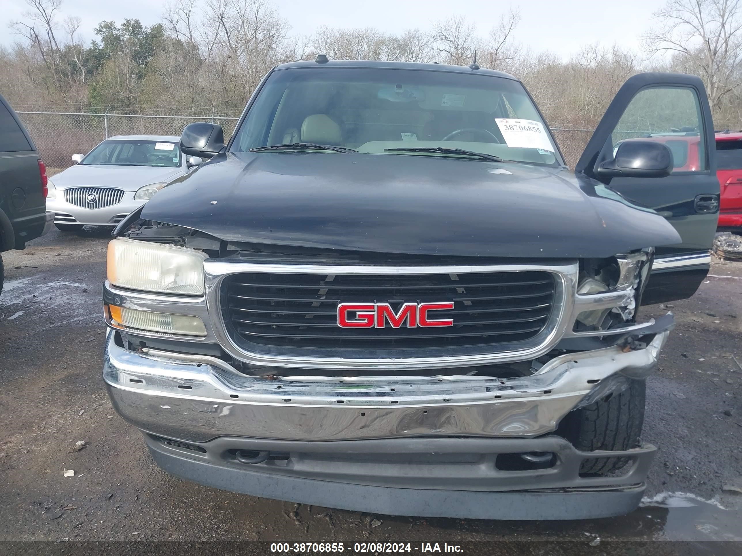 Photo 9 VIN: 1GKEC13T35R260442 - GMC YUKON 