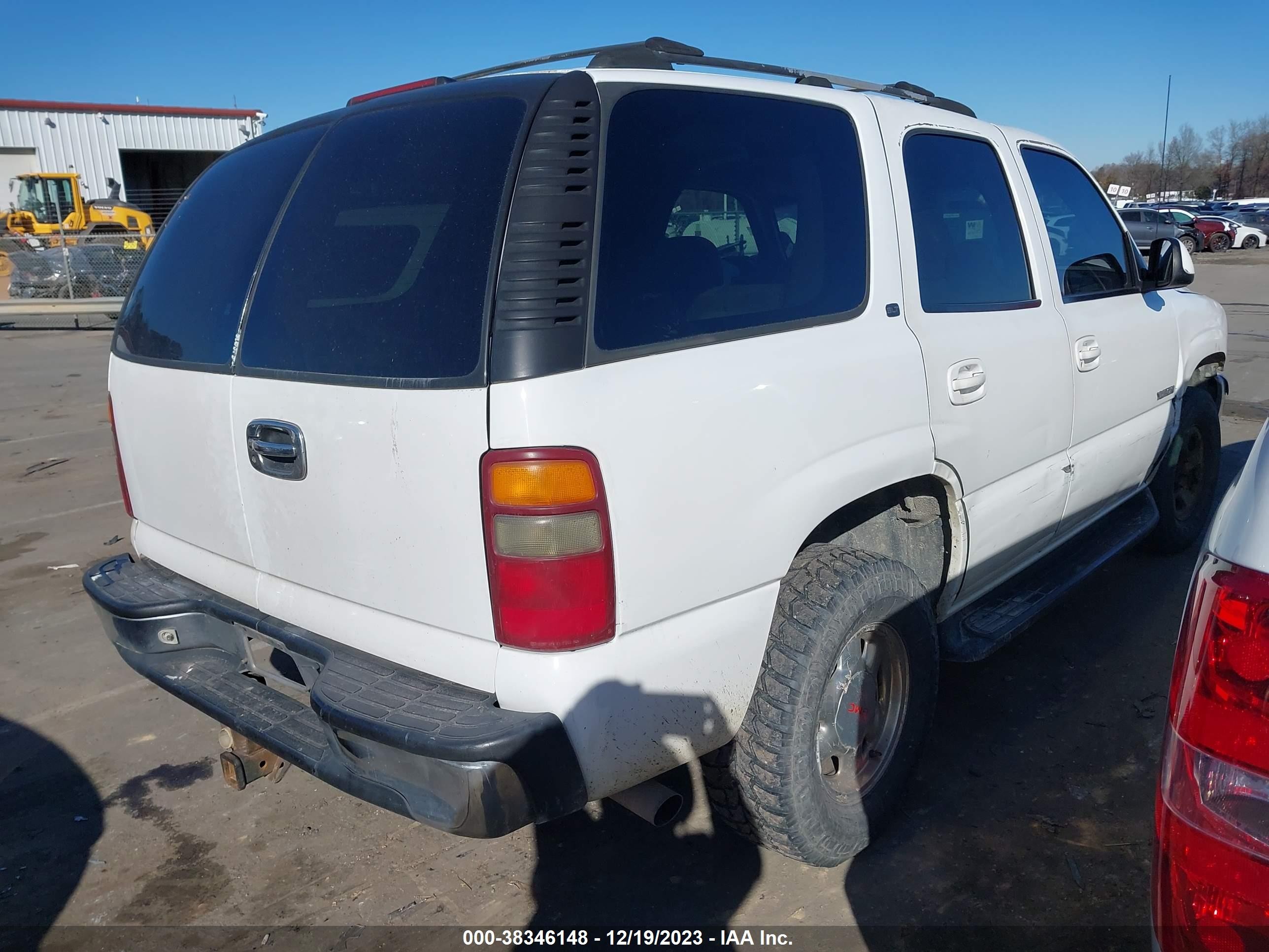 Photo 3 VIN: 1GKEC13T3YJ179217 - GMC YUKON 