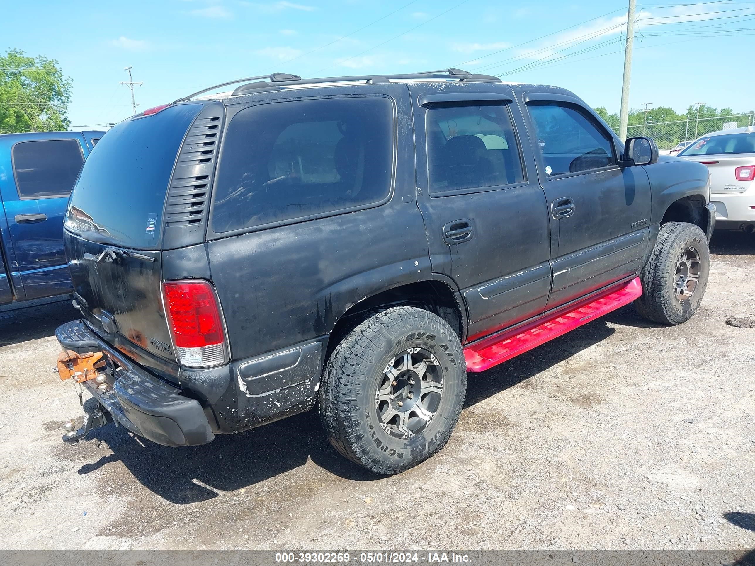 Photo 3 VIN: 1GKEC13T5YJ150463 - GMC YUKON 