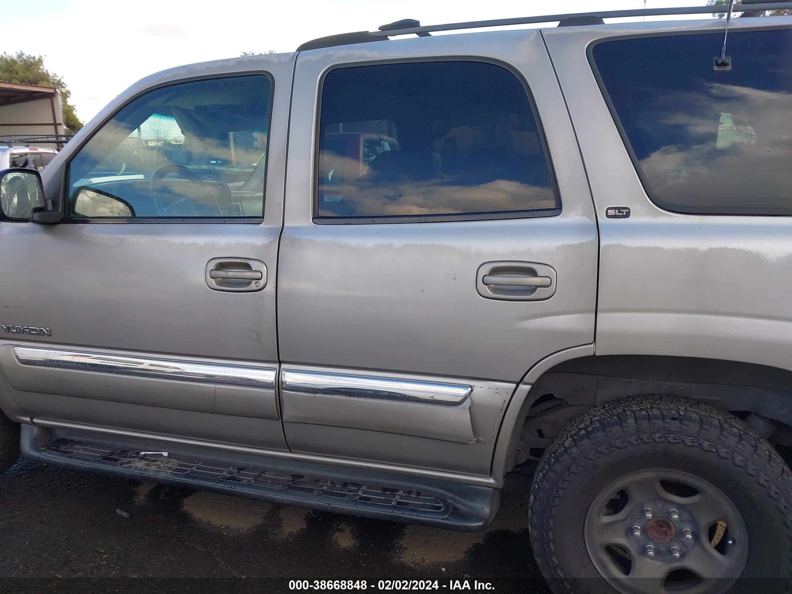 Photo 13 VIN: 1GKEC13T61J168217 - GMC YUKON 