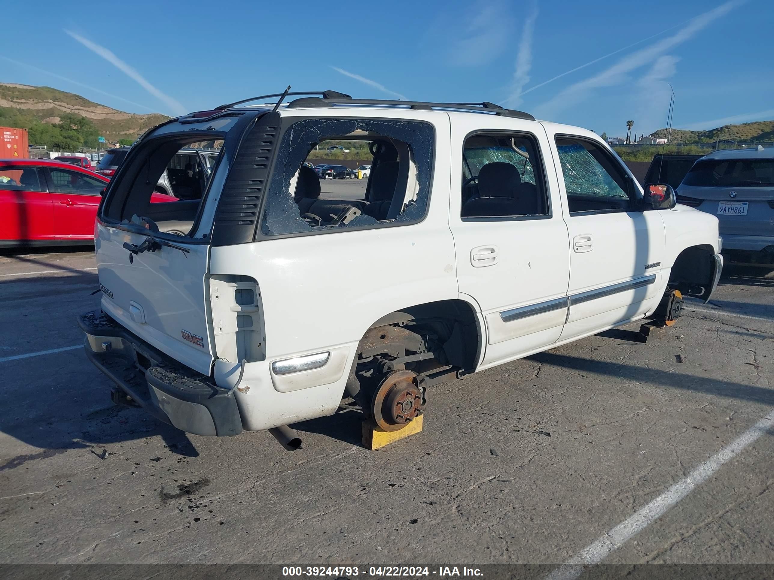 Photo 3 VIN: 1GKEC13T61J177385 - GMC YUKON 