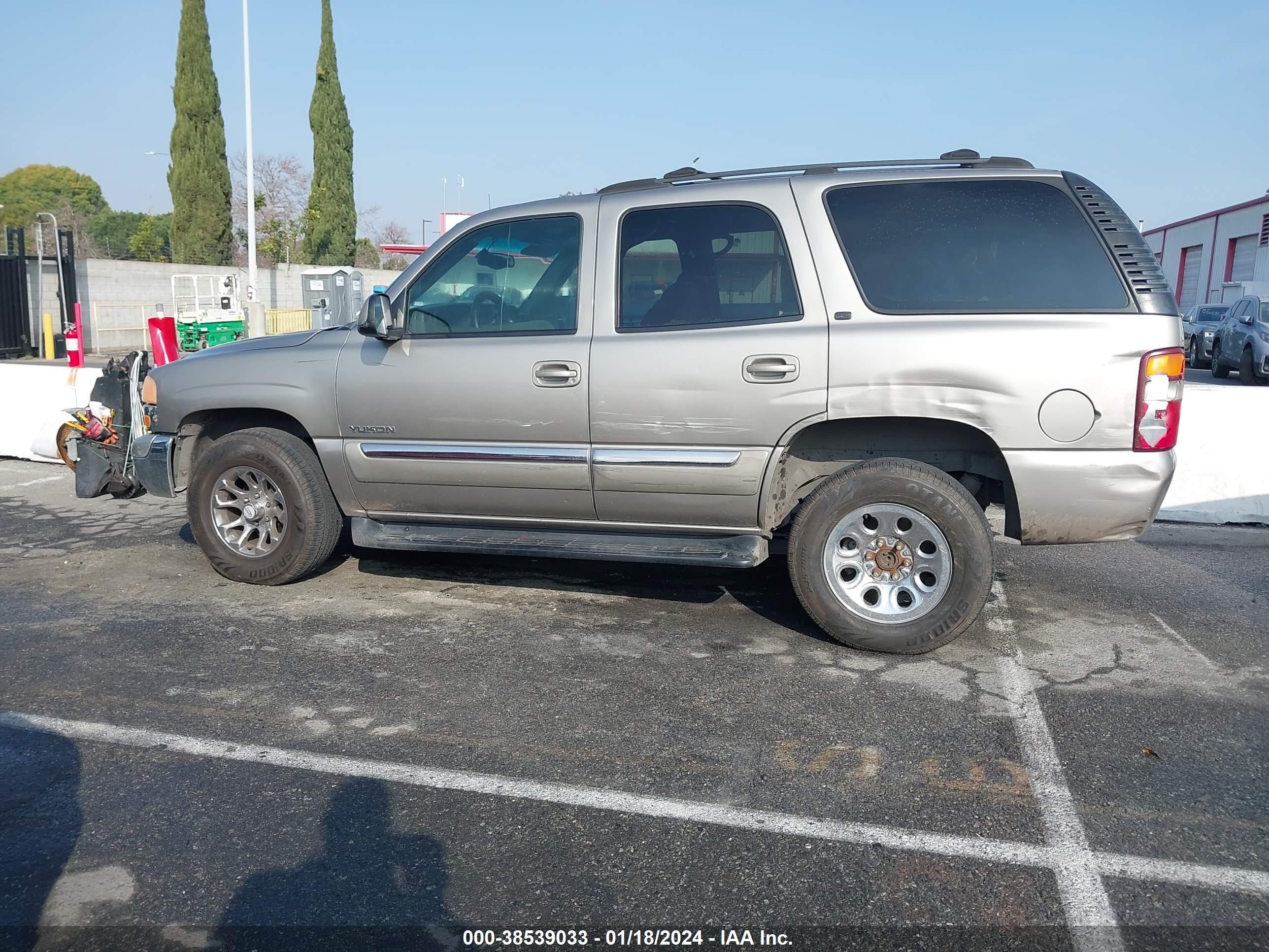 Photo 12 VIN: 1GKEC13T62R275190 - GMC YUKON 