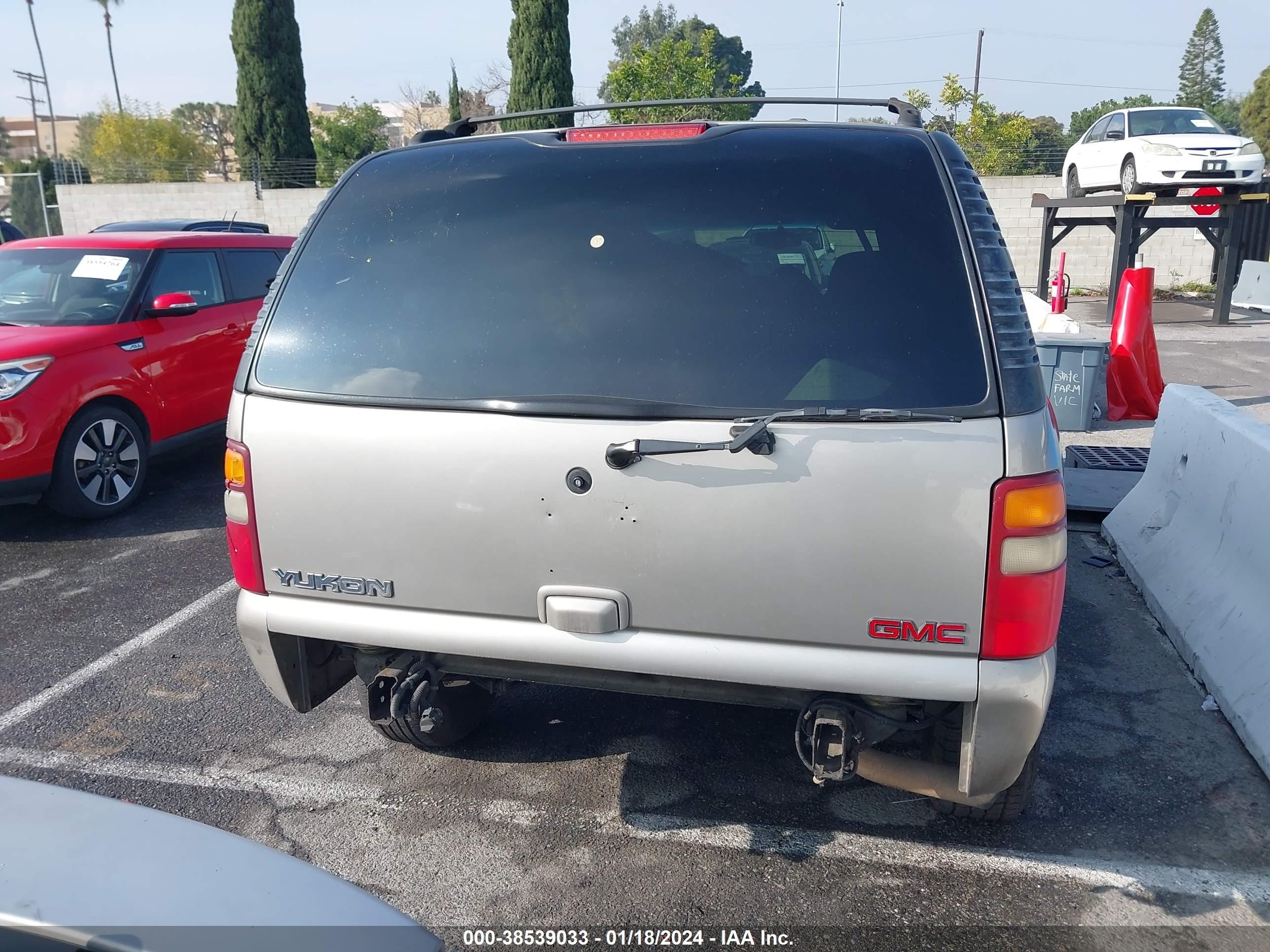 Photo 14 VIN: 1GKEC13T62R275190 - GMC YUKON 