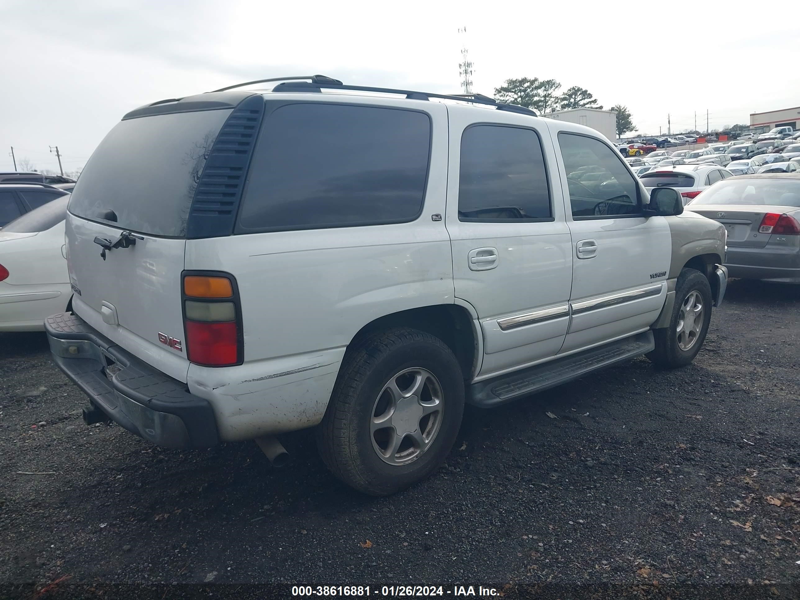 Photo 3 VIN: 1GKEC13T66R119110 - GMC YUKON 