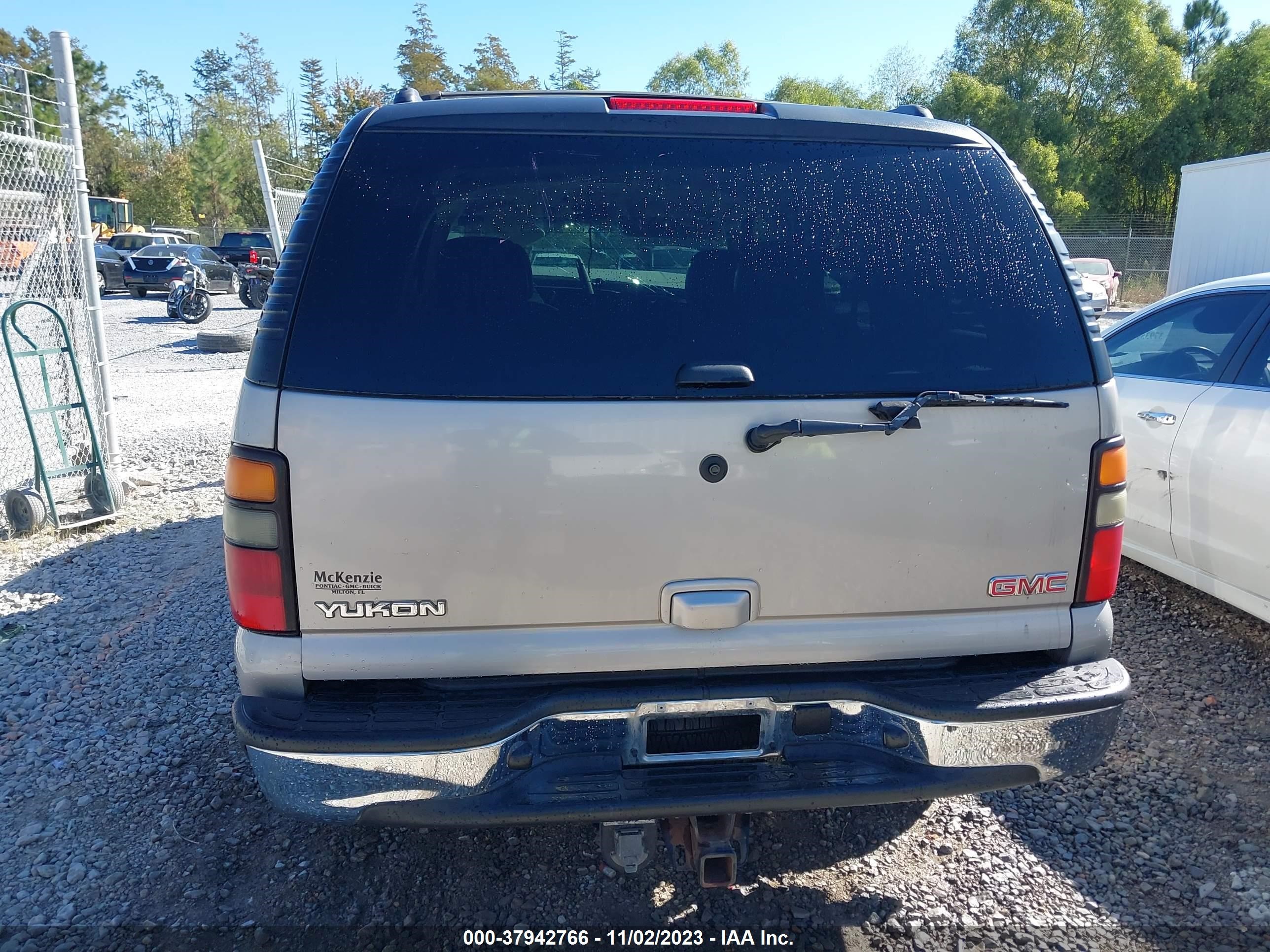 Photo 16 VIN: 1GKEC13T66R126140 - GMC YUKON 