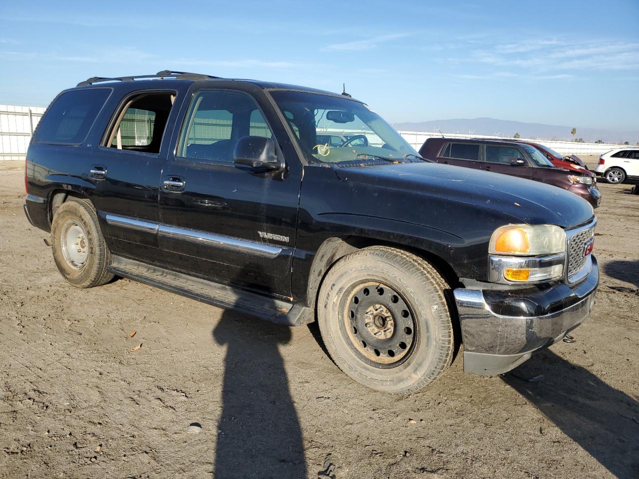 Photo 3 VIN: 1GKEC13T73R241972 - GMC YUKON 