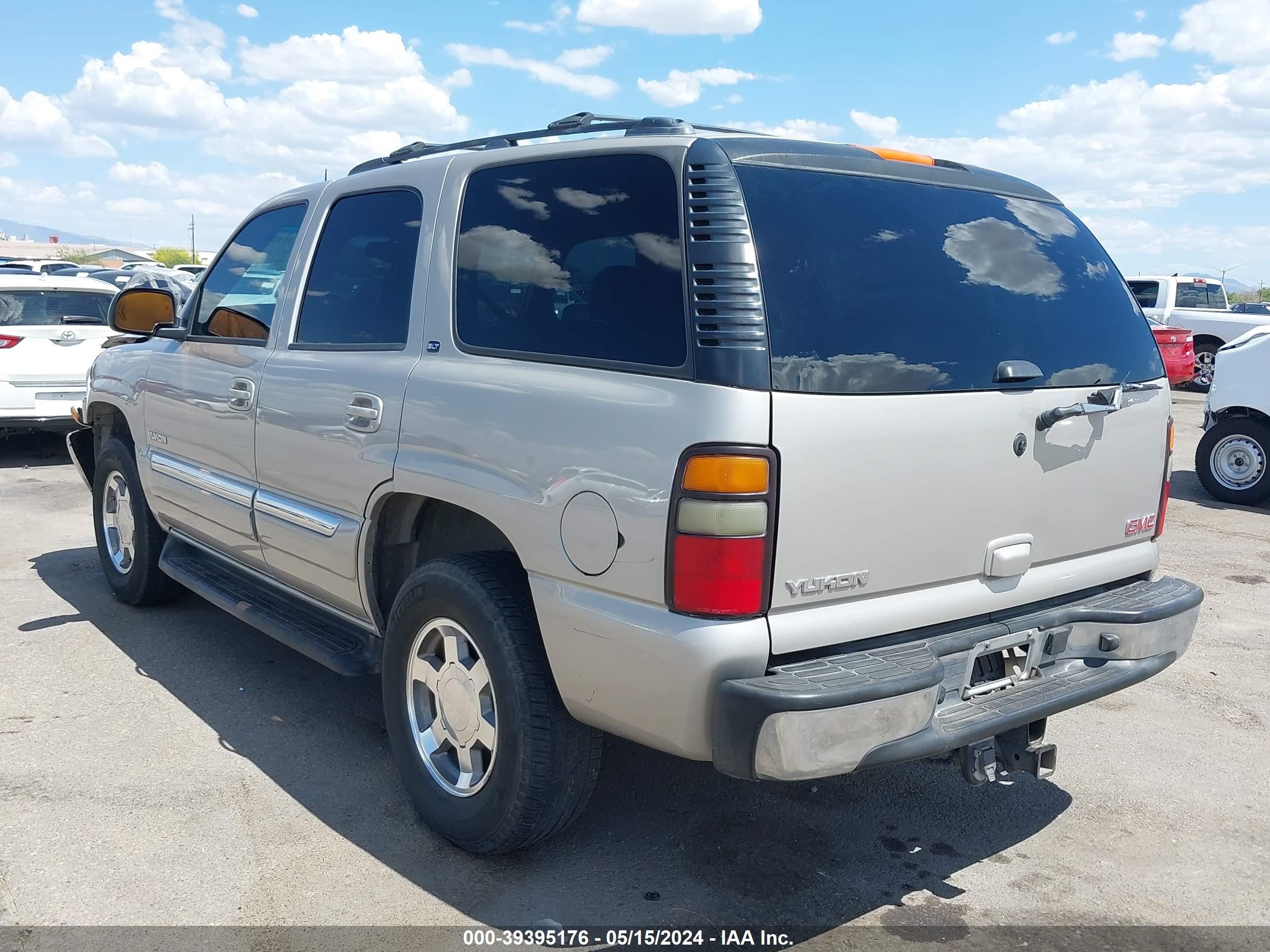 Photo 2 VIN: 1GKEC13T75R271783 - GMC YUKON 