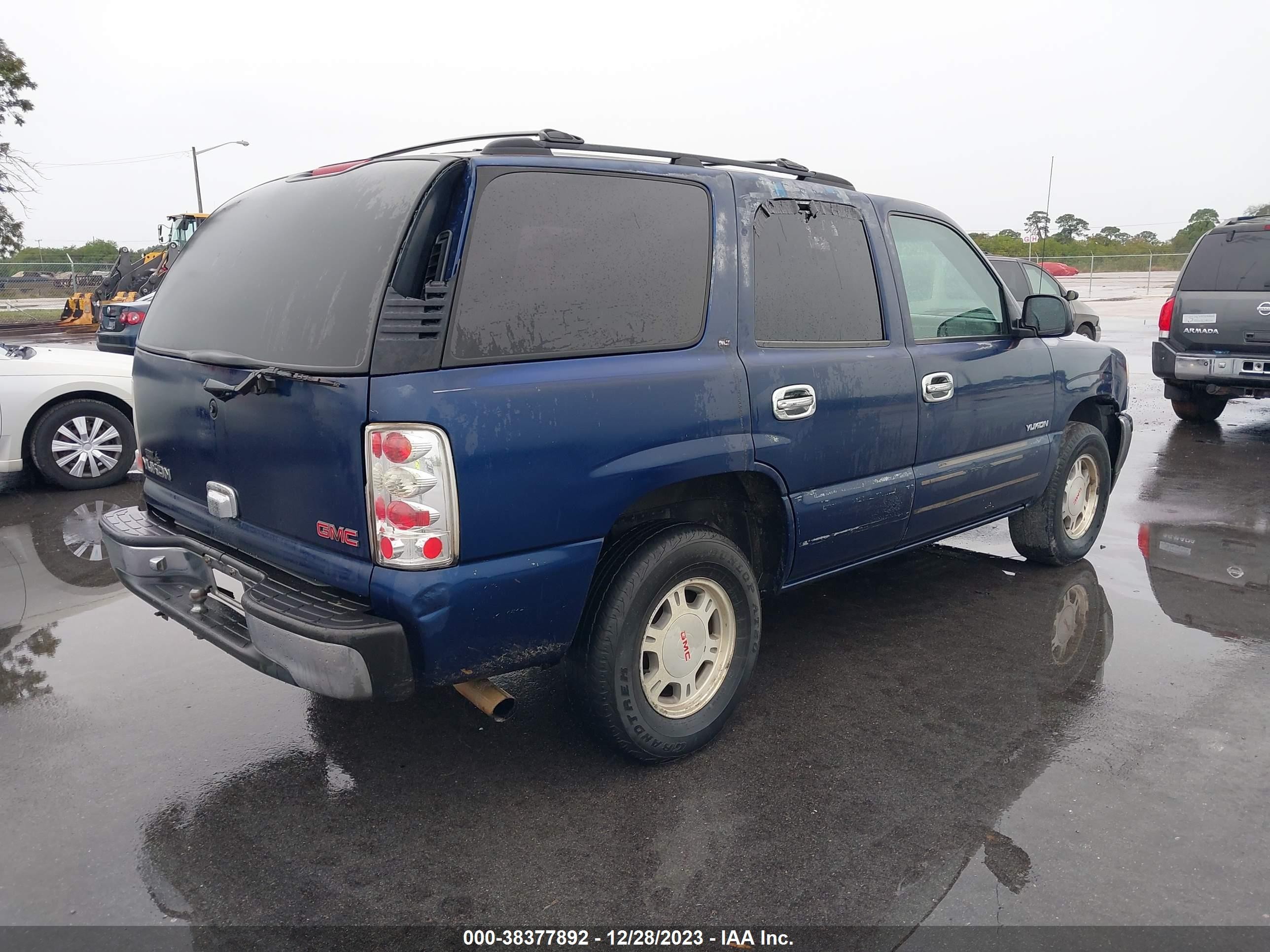 Photo 3 VIN: 1GKEC13T81J250014 - GMC YUKON 