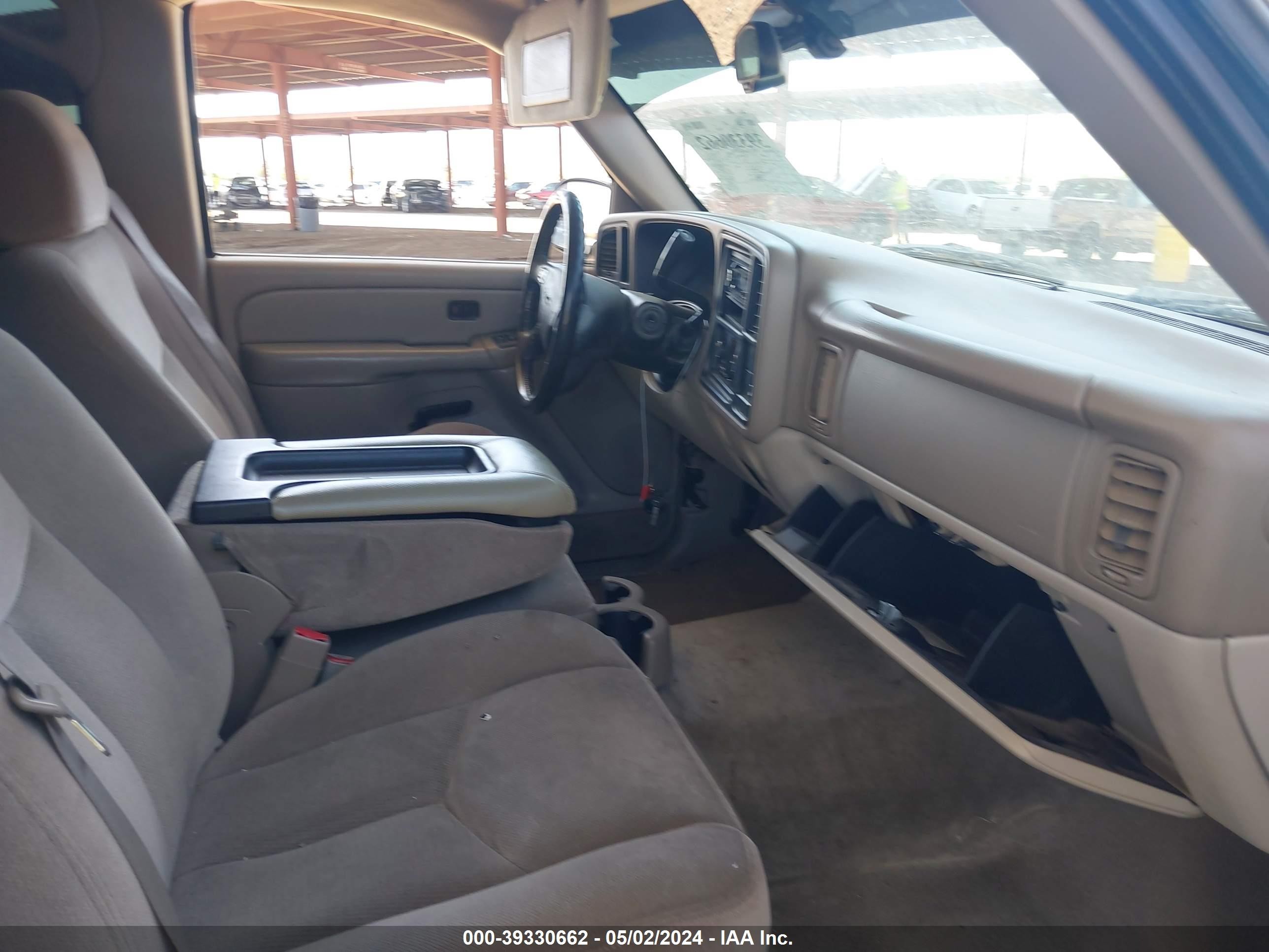 Photo 4 VIN: 1GKEC13T95J204097 - GMC YUKON 