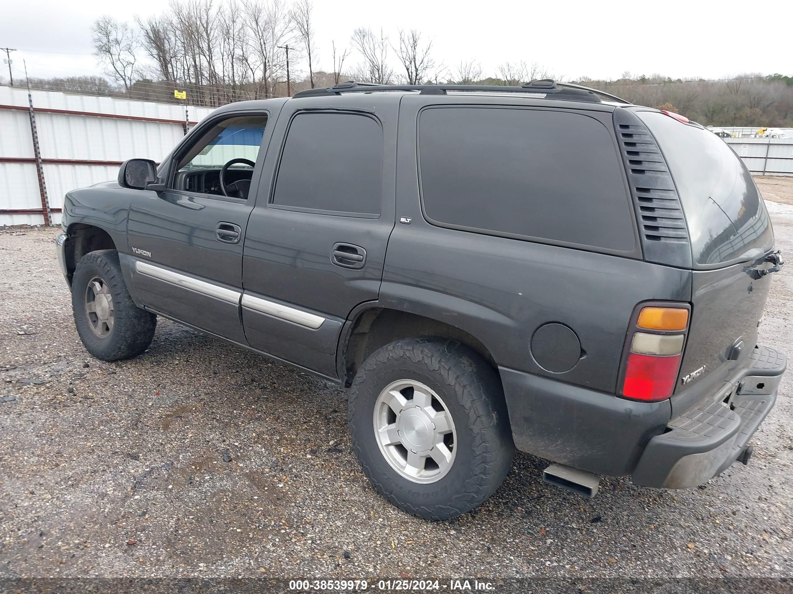 Photo 2 VIN: 1GKEC13T95R169384 - GMC YUKON 