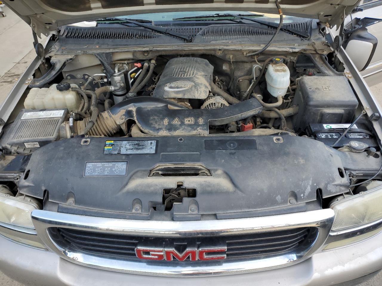 Photo 10 VIN: 1GKEC13V05J245901 - GMC YUKON 