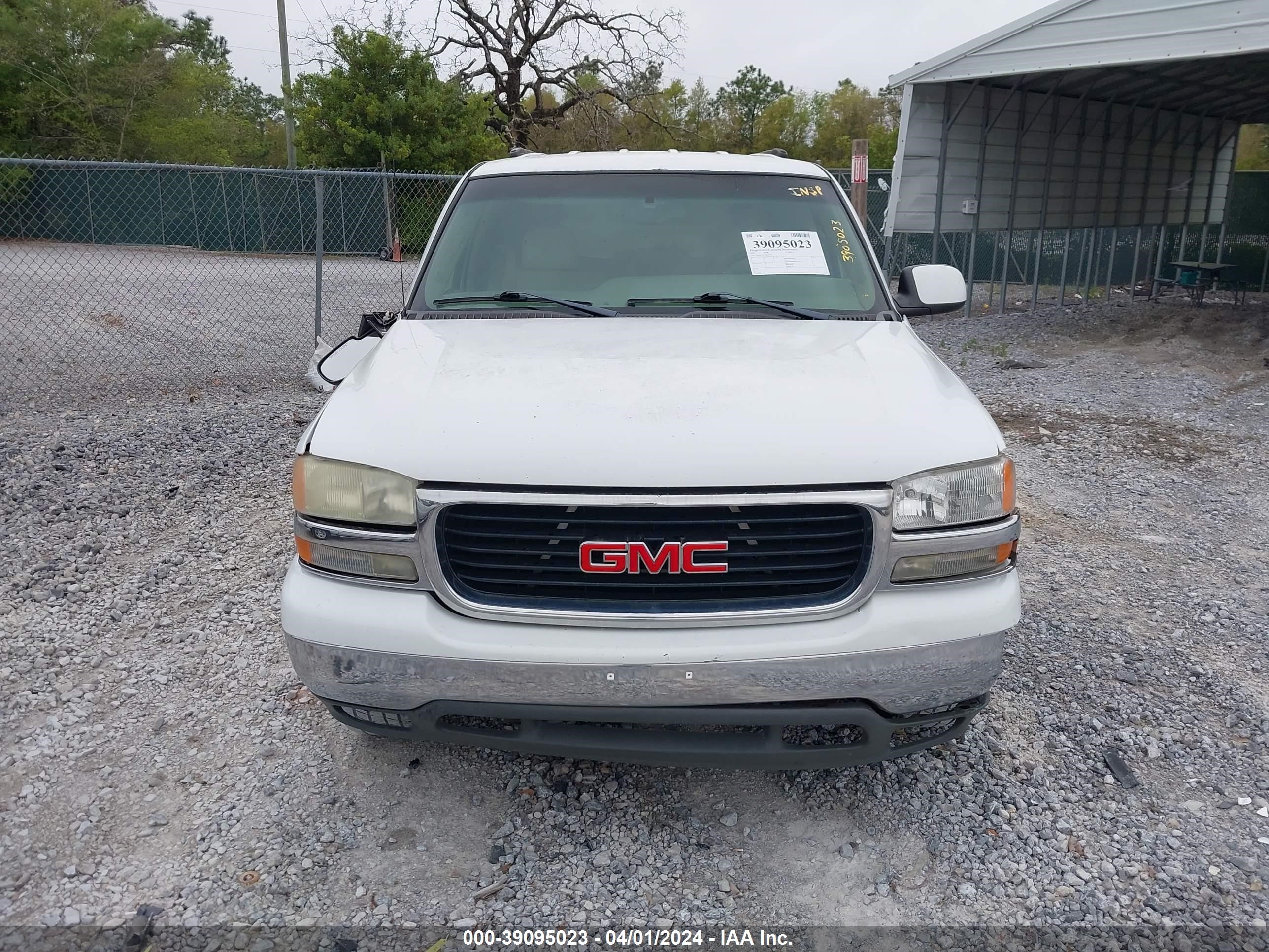 Photo 11 VIN: 1GKEC13V23R176966 - GMC YUKON 