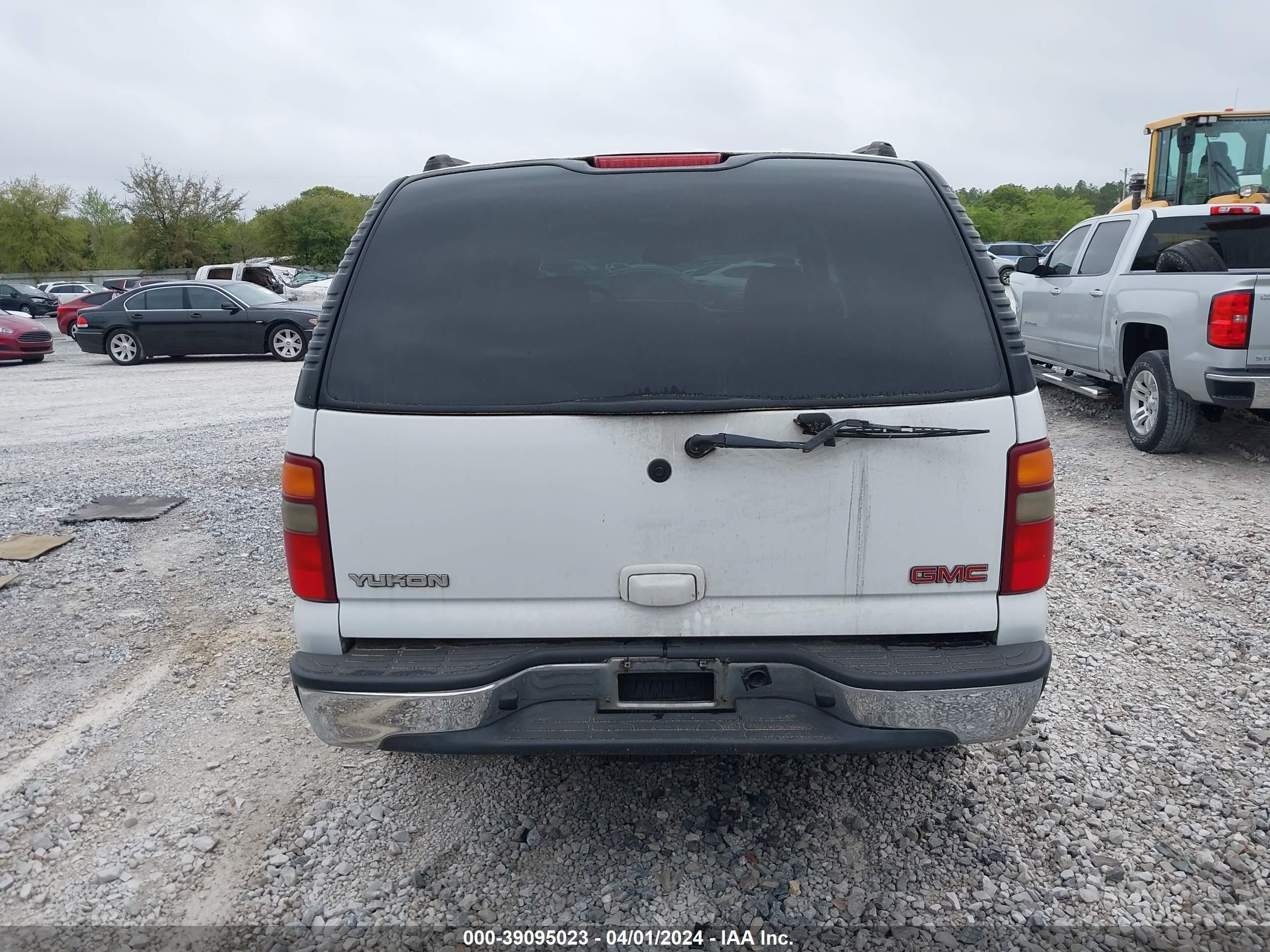 Photo 15 VIN: 1GKEC13V23R176966 - GMC YUKON 