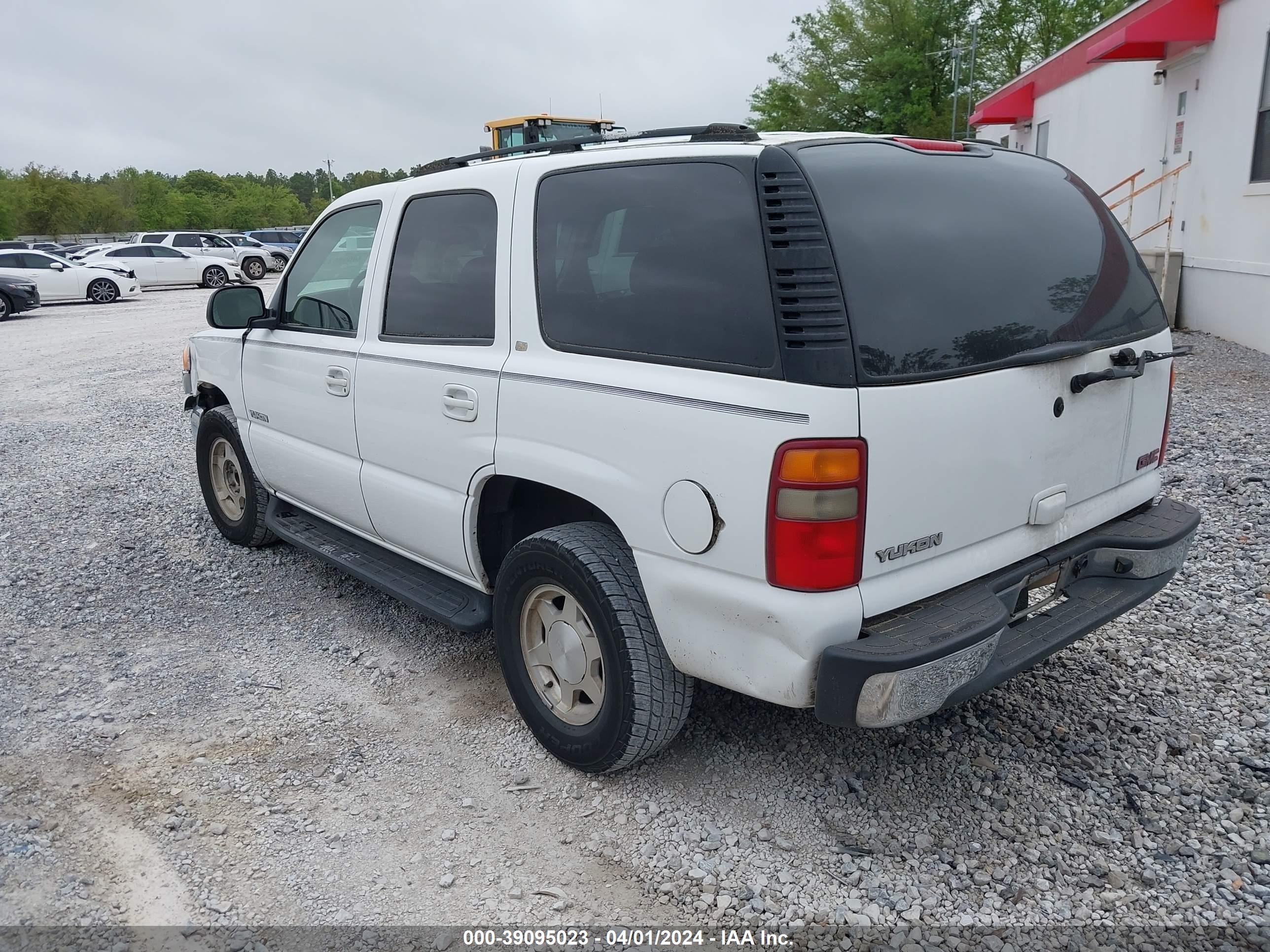 Photo 2 VIN: 1GKEC13V23R176966 - GMC YUKON 