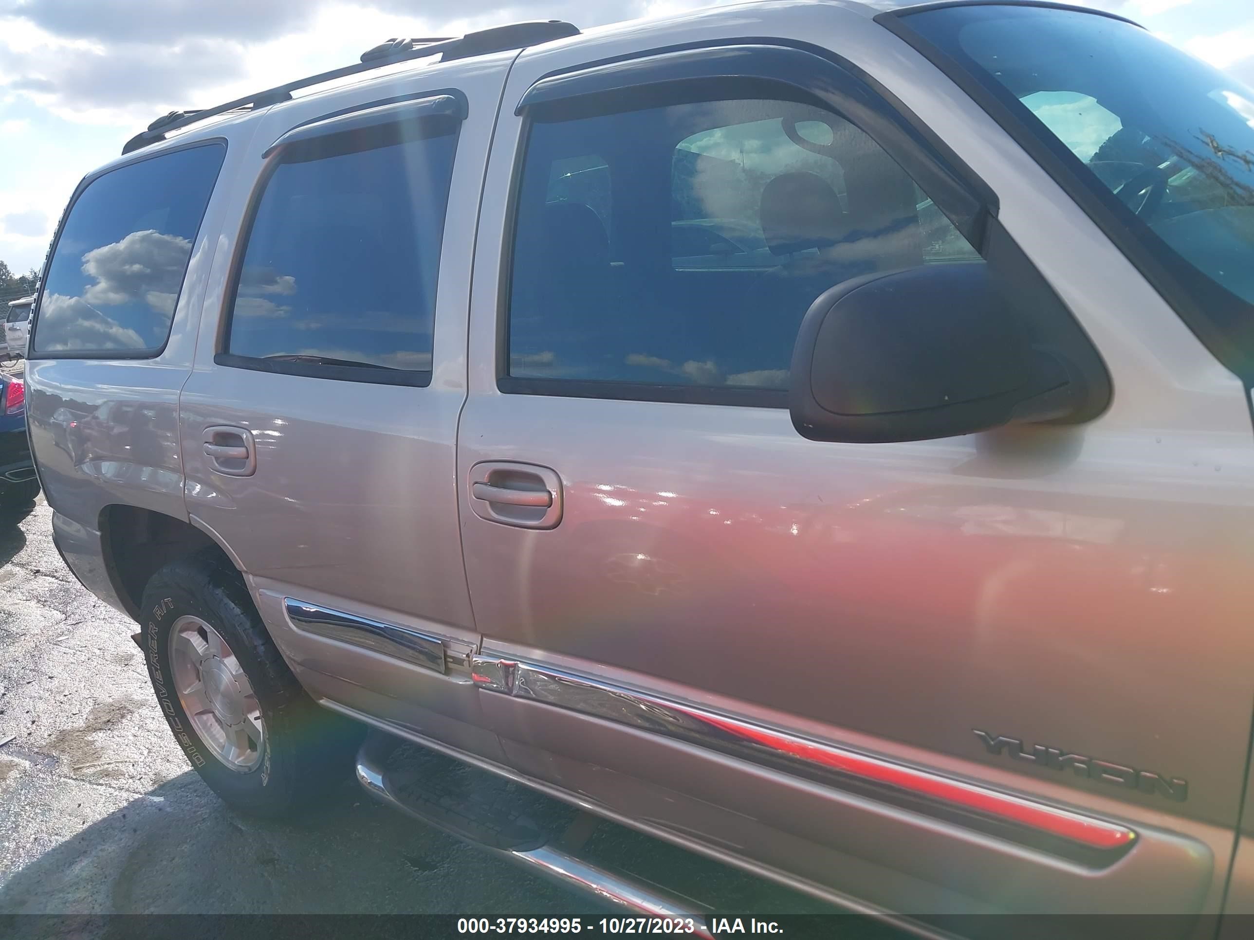 Photo 12 VIN: 1GKEC13V24R297840 - GMC YUKON 