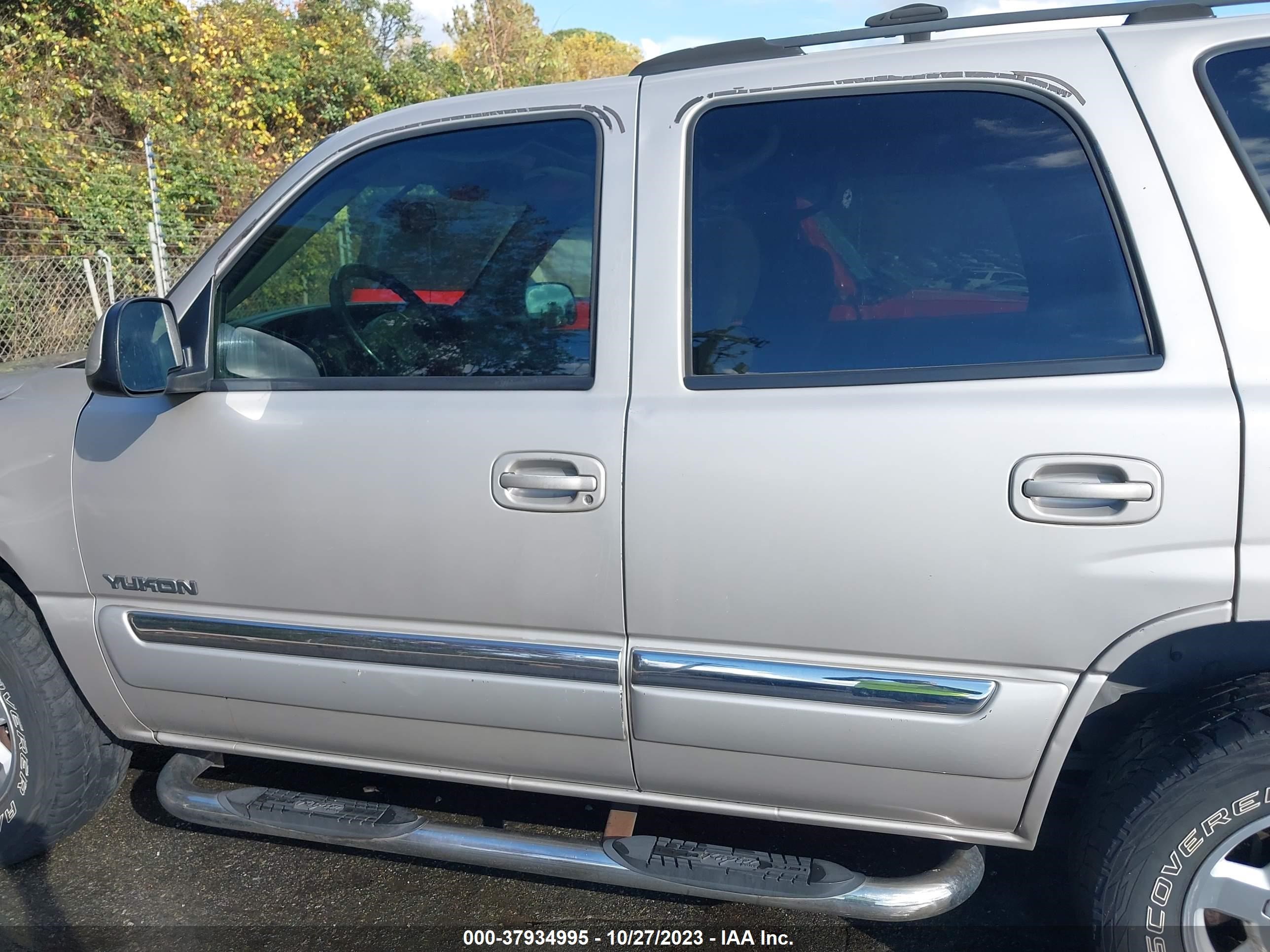 Photo 13 VIN: 1GKEC13V24R297840 - GMC YUKON 