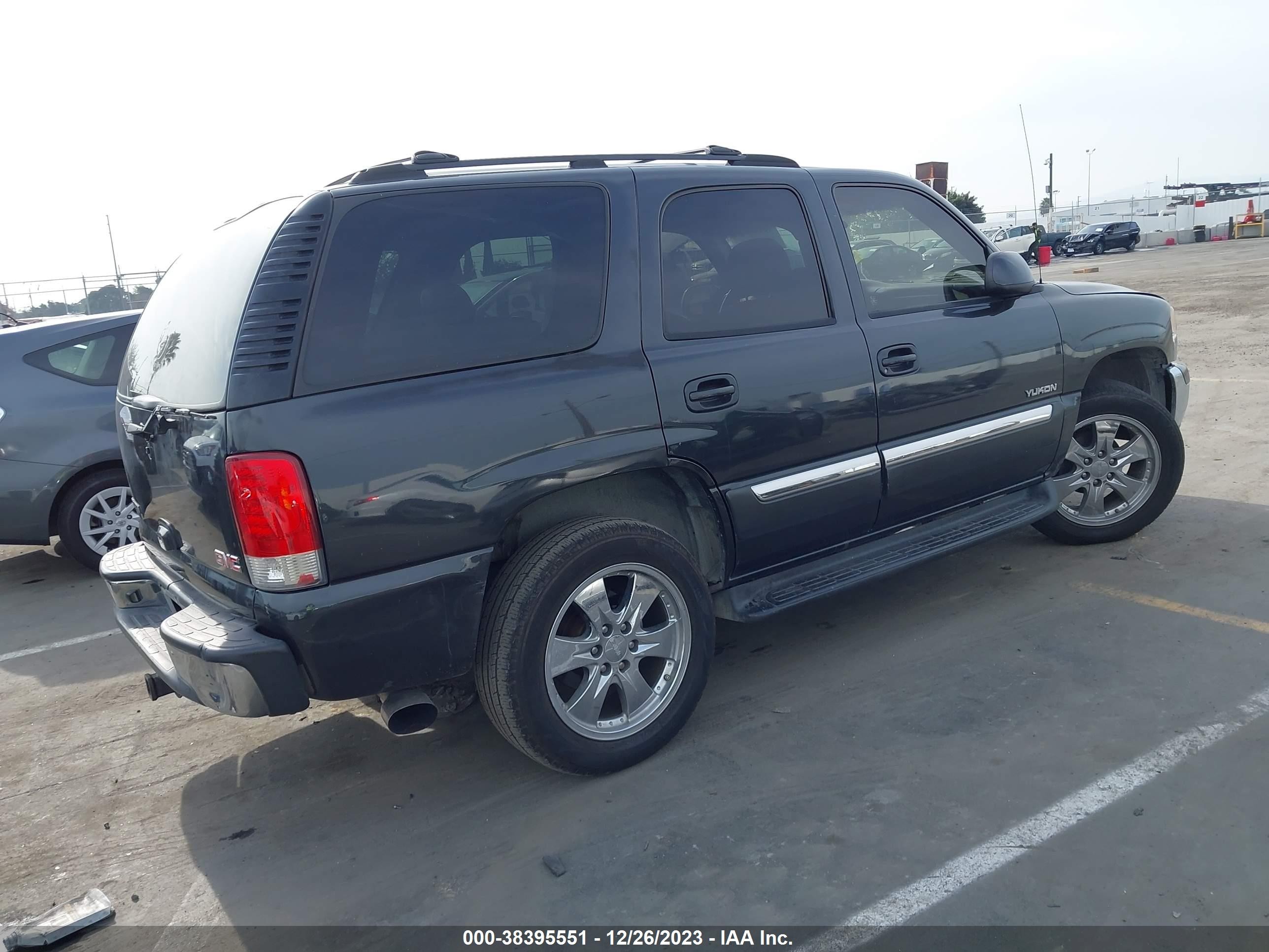 Photo 3 VIN: 1GKEC13V33R308892 - GMC YUKON 