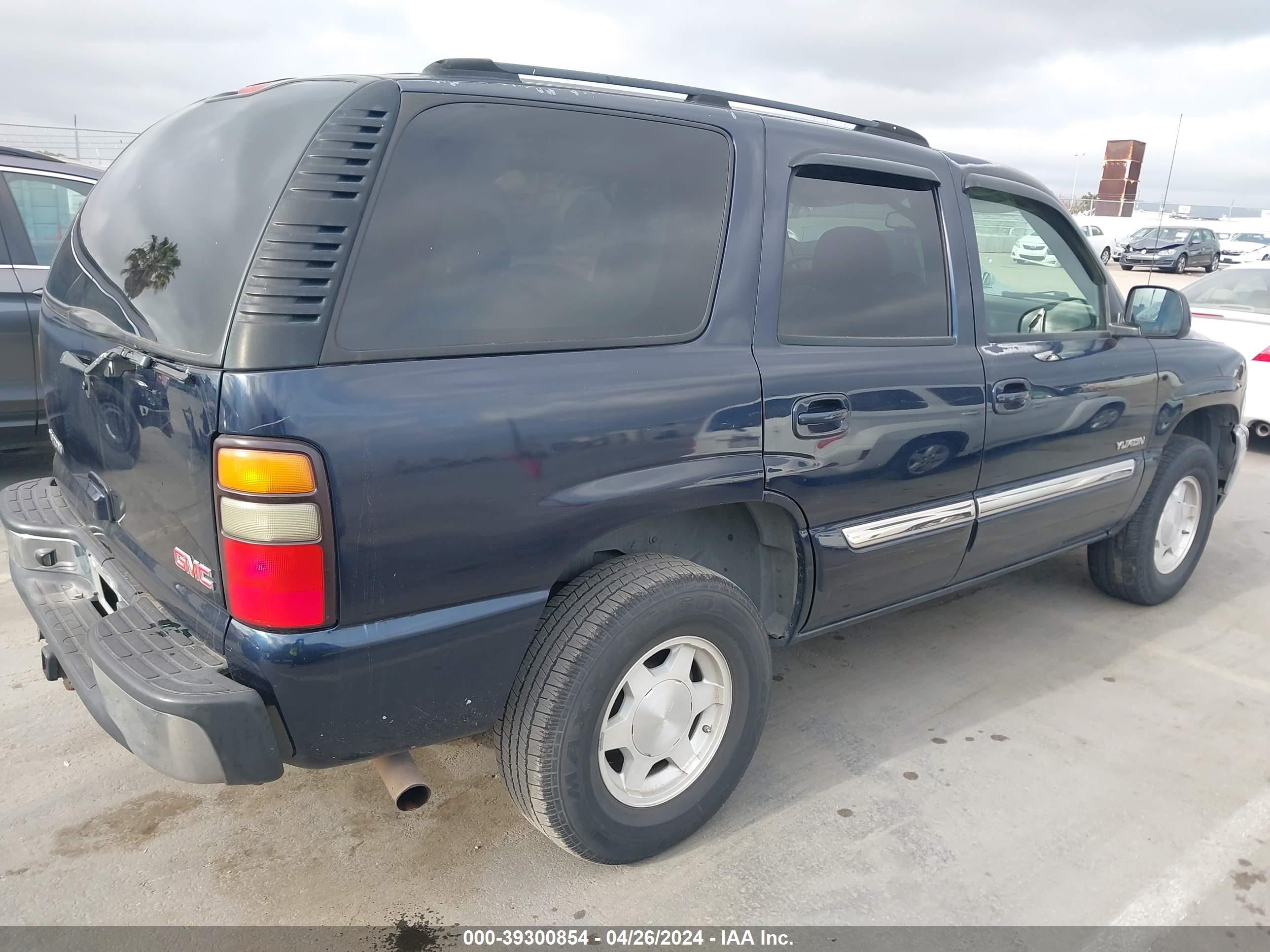 Photo 3 VIN: 1GKEC13V34J152689 - GMC YUKON 