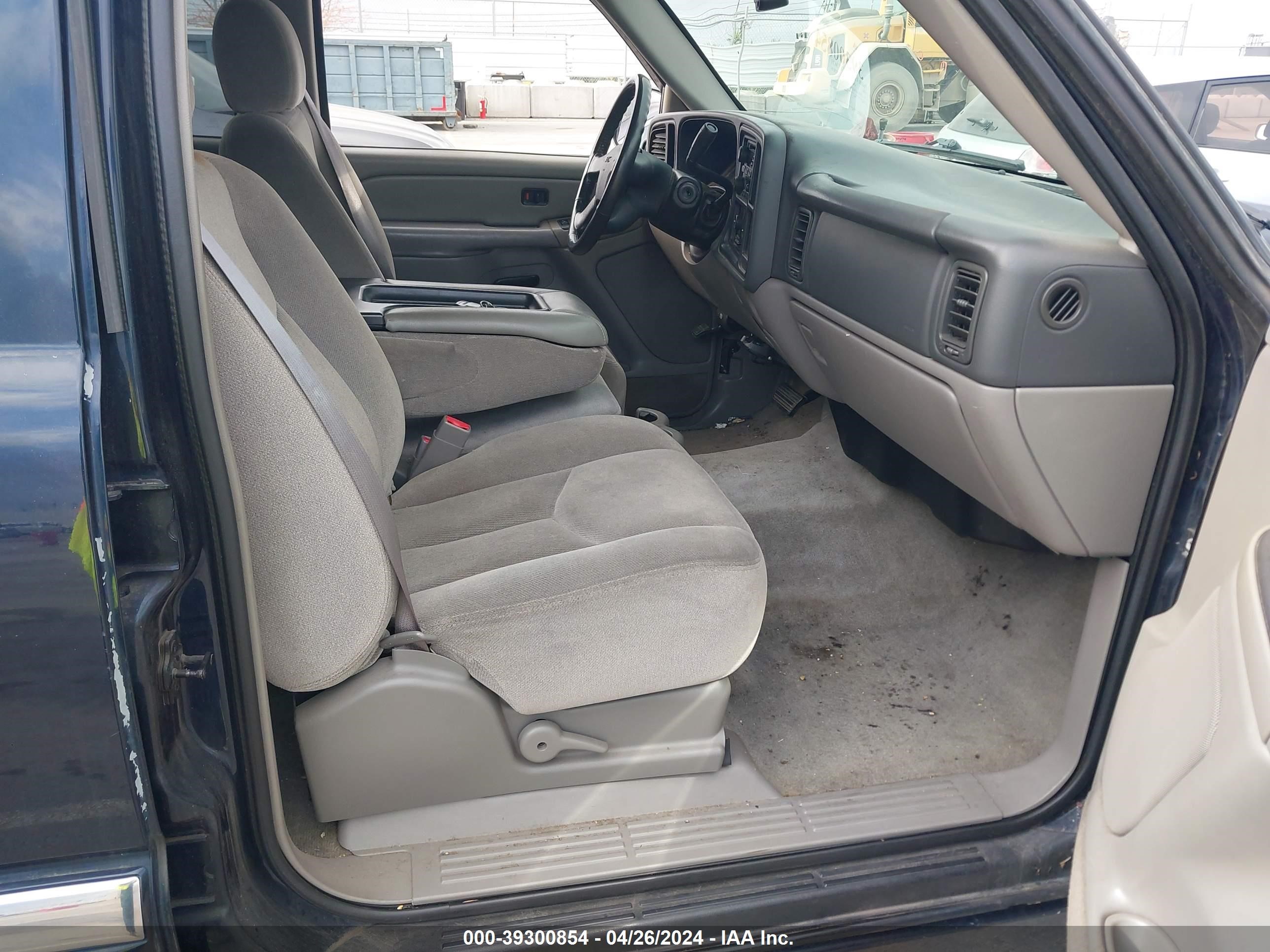 Photo 4 VIN: 1GKEC13V34J152689 - GMC YUKON 