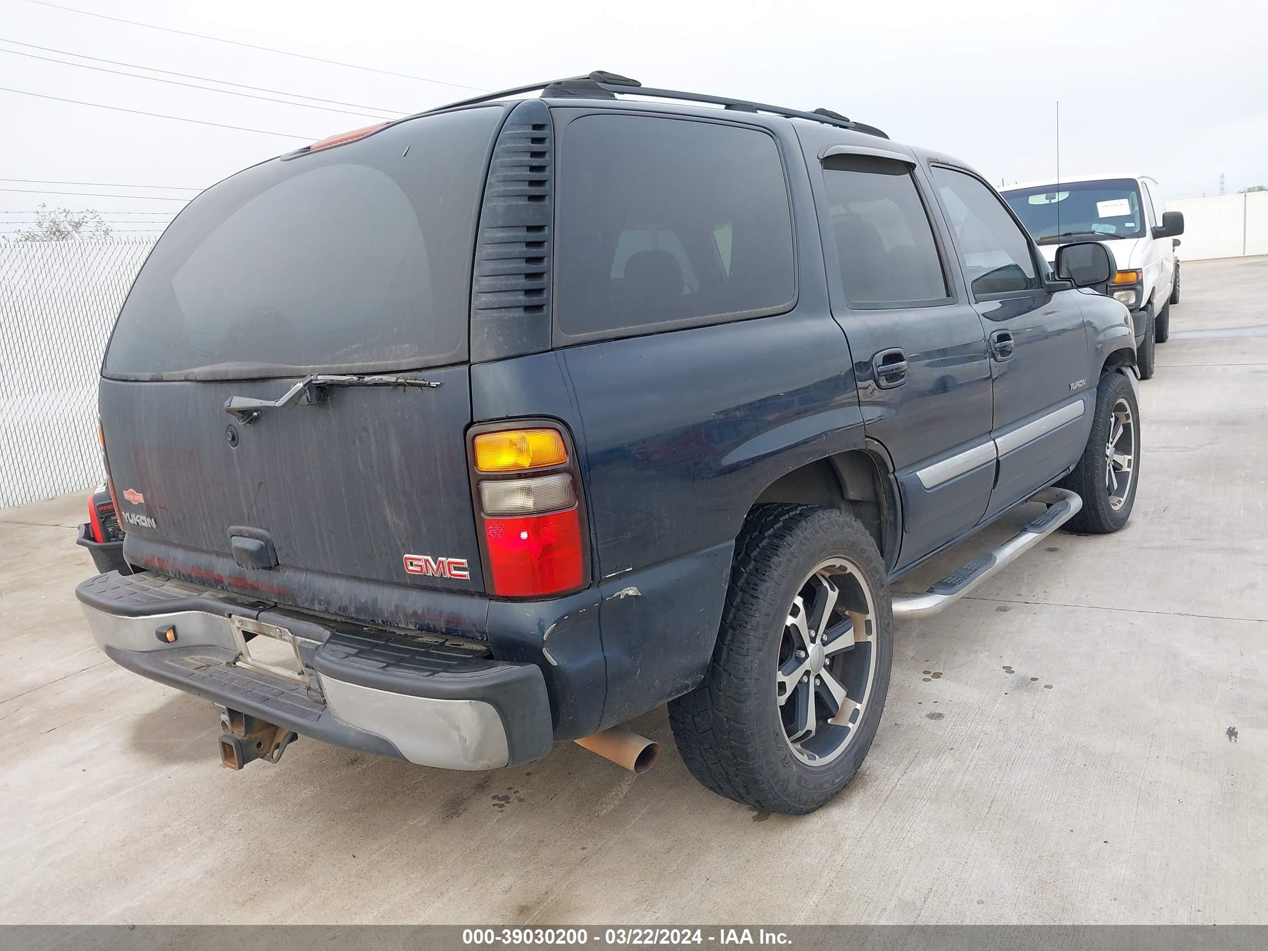 Photo 3 VIN: 1GKEC13V44R163542 - GMC YUKON 