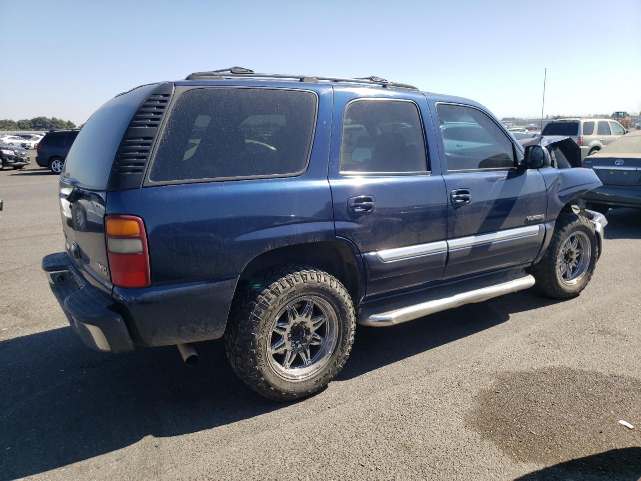 Photo 2 VIN: 1GKEC13V53J268832 - GMC YUKON 