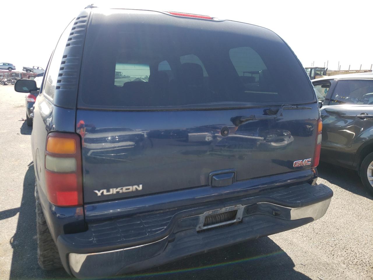 Photo 5 VIN: 1GKEC13V53J268832 - GMC YUKON 