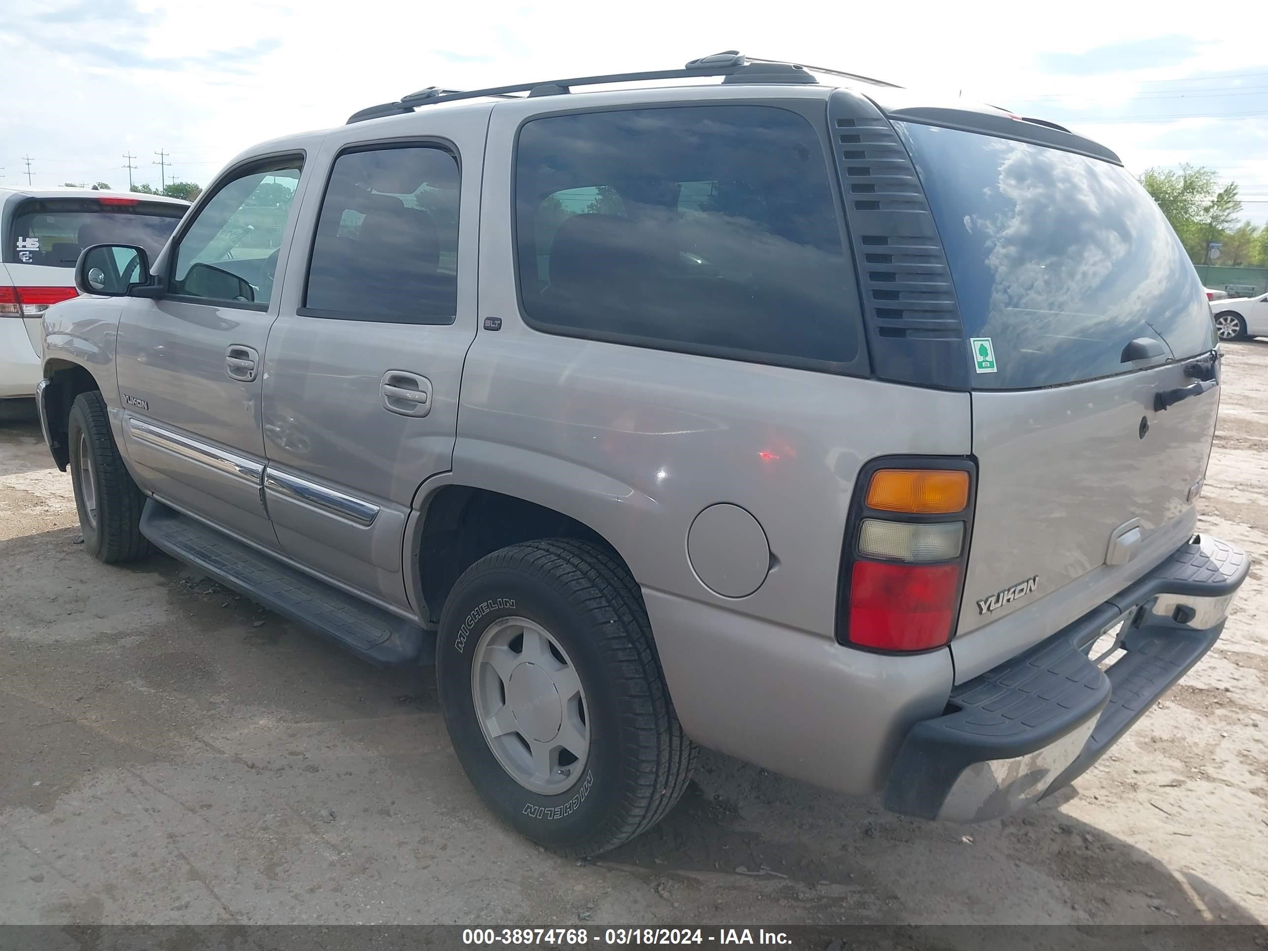 Photo 2 VIN: 1GKEC13V54J286992 - GMC YUKON 