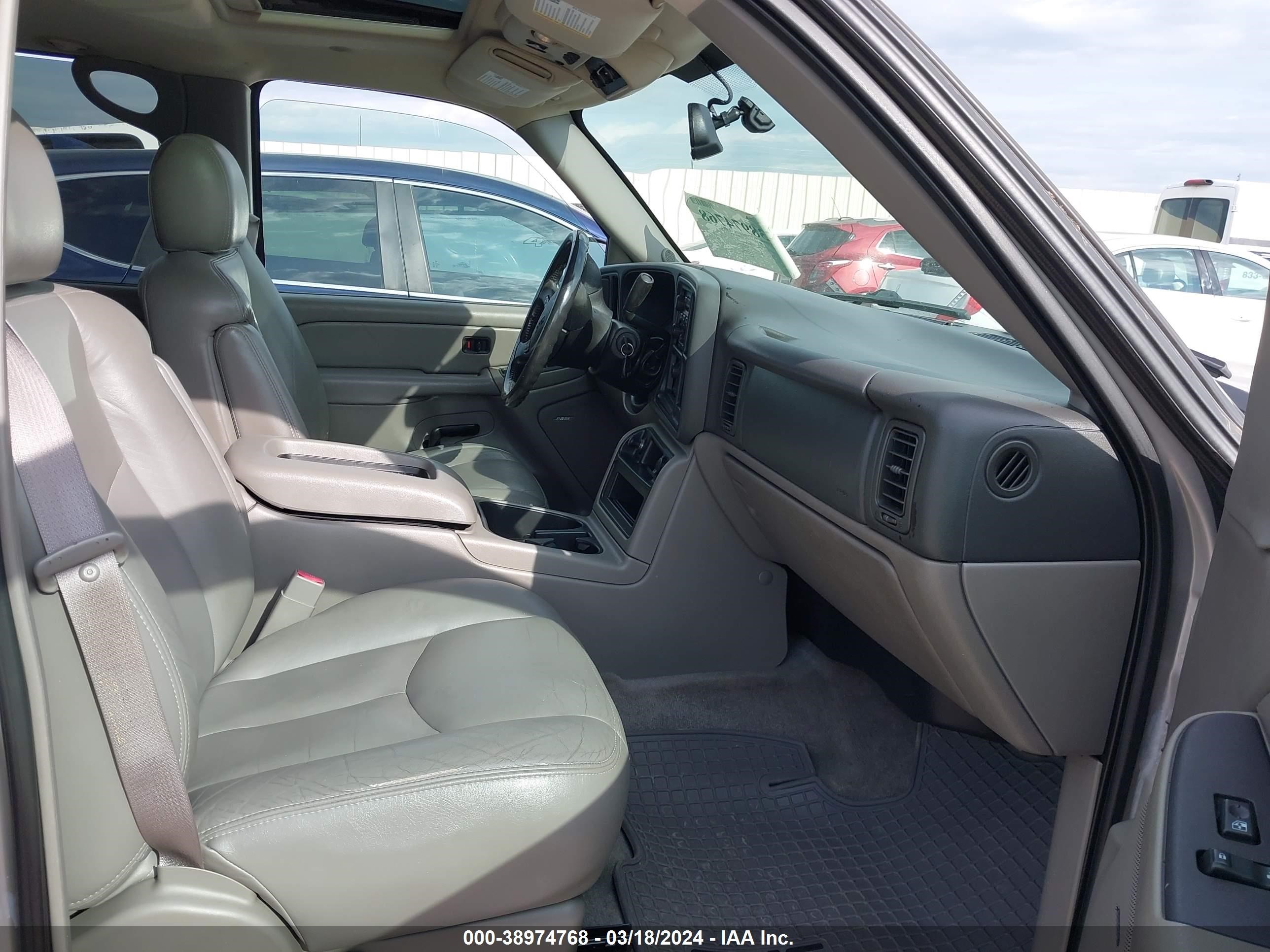 Photo 4 VIN: 1GKEC13V54J286992 - GMC YUKON 