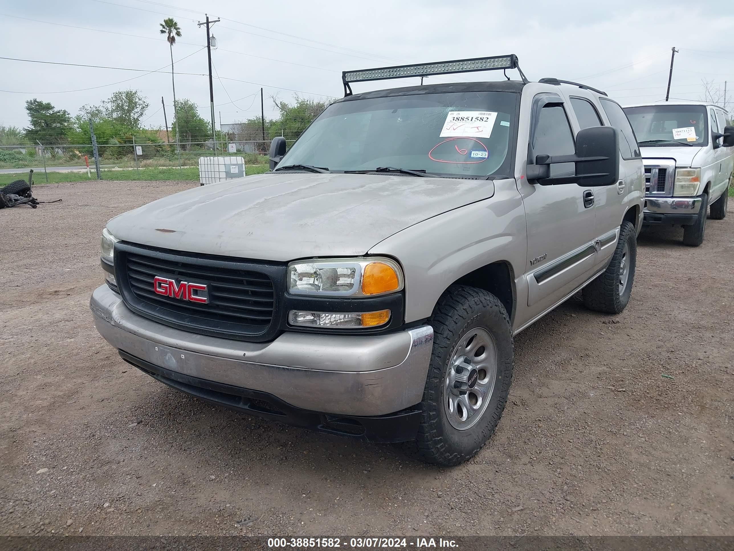 Photo 1 VIN: 1GKEC13V84R256953 - GMC YUKON 