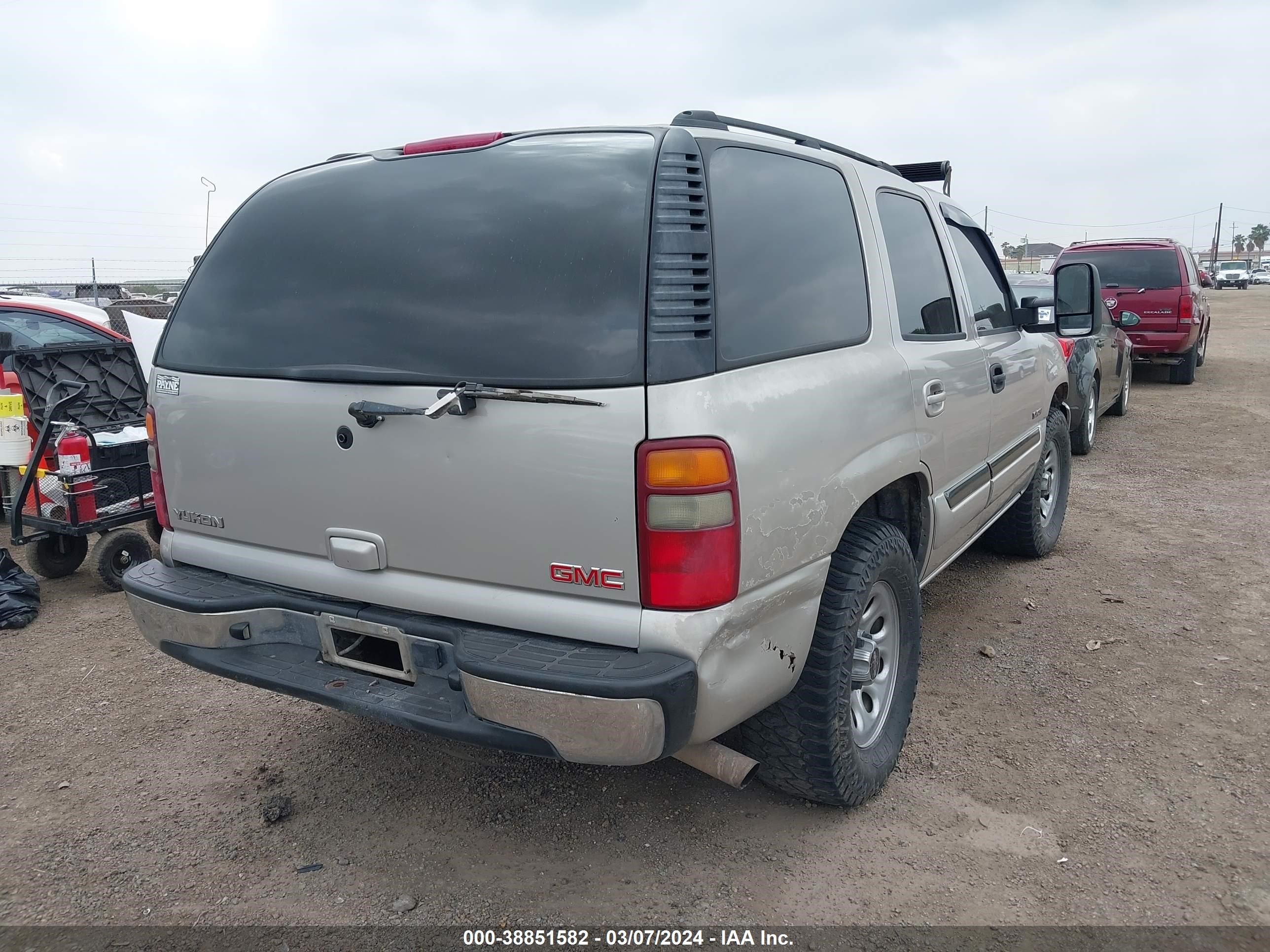 Photo 3 VIN: 1GKEC13V84R256953 - GMC YUKON 