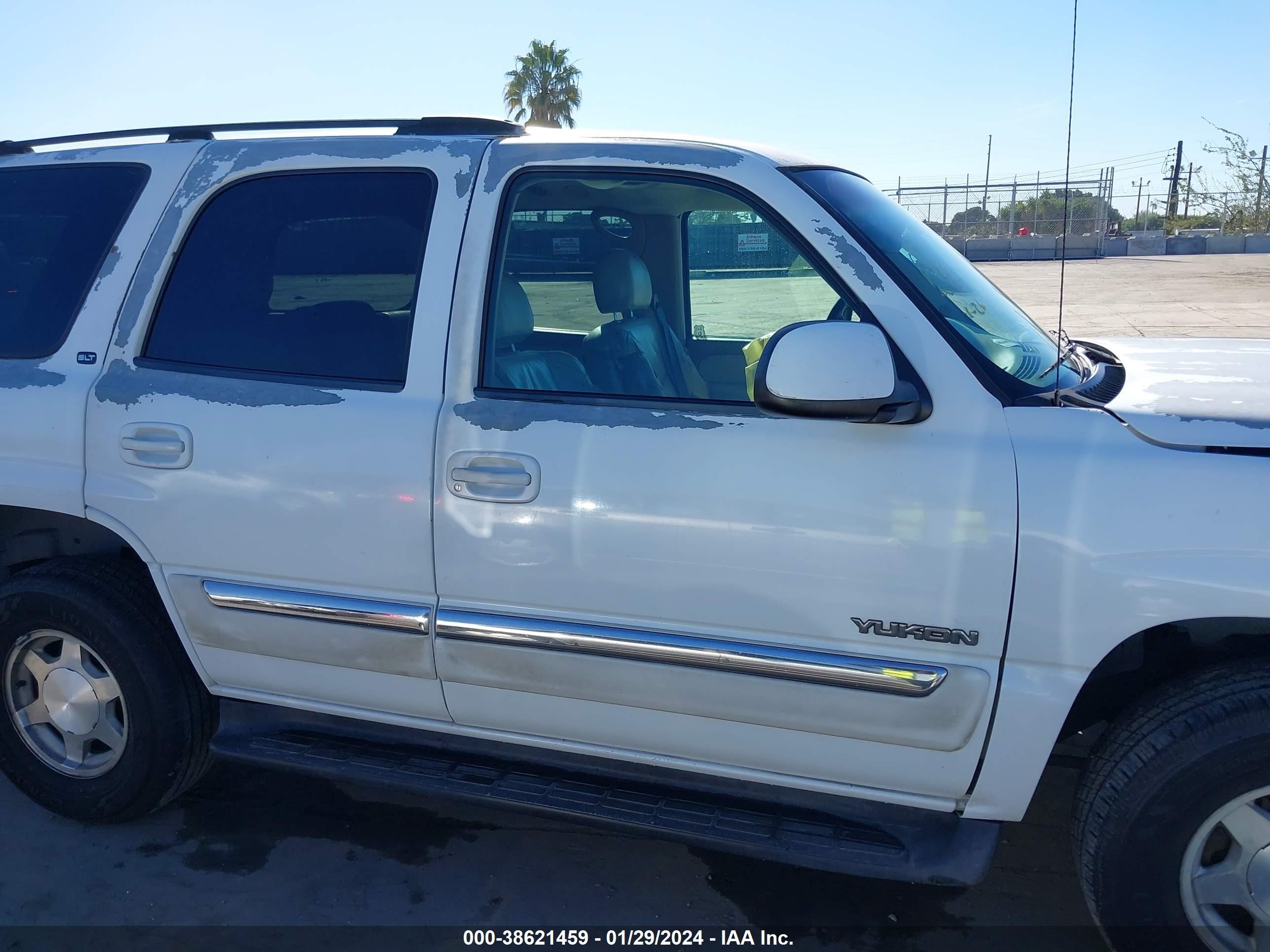 Photo 12 VIN: 1GKEC13V93J285570 - GMC YUKON 