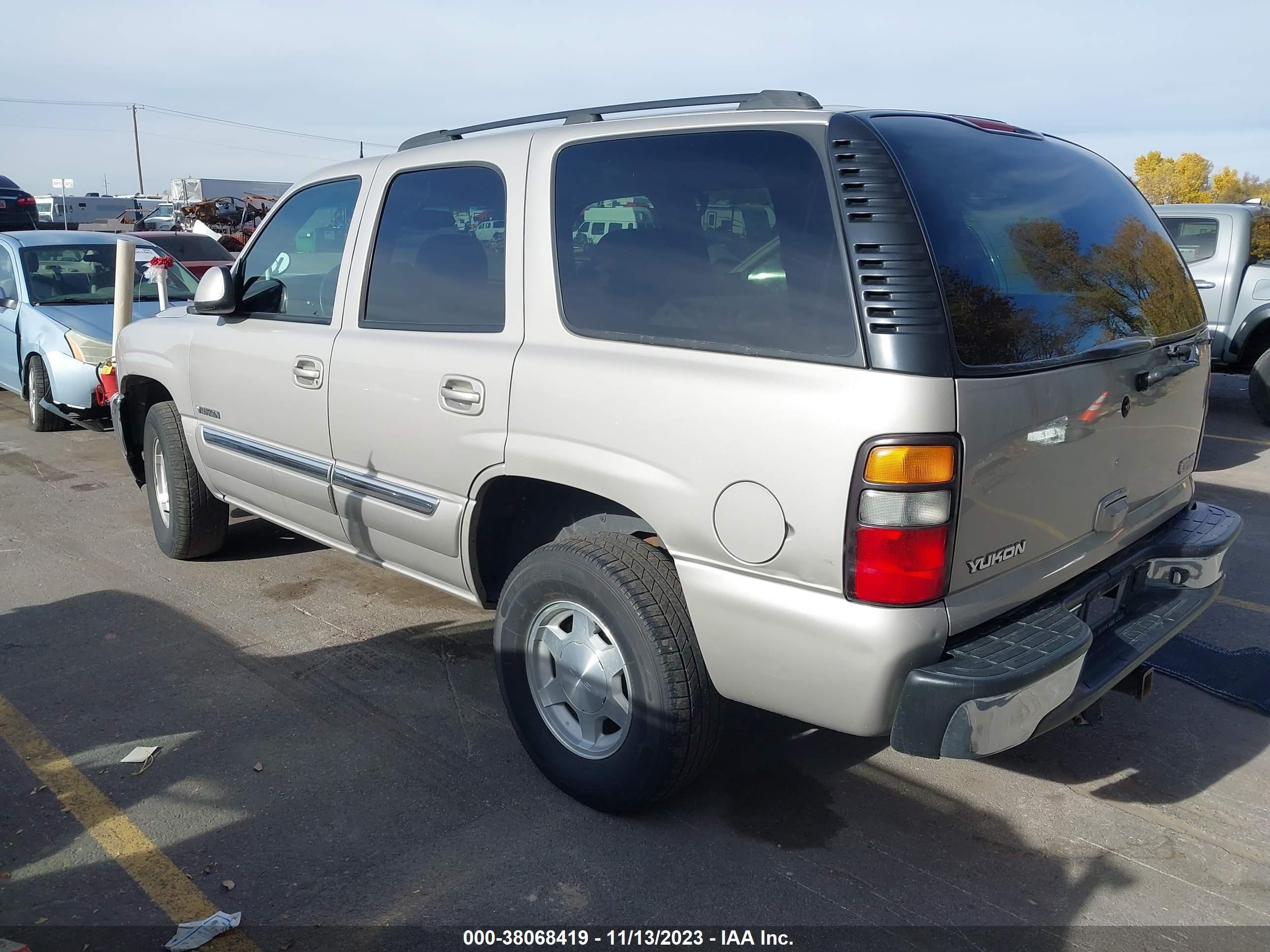 Photo 2 VIN: 1GKEC13V95J108150 - GMC YUKON 