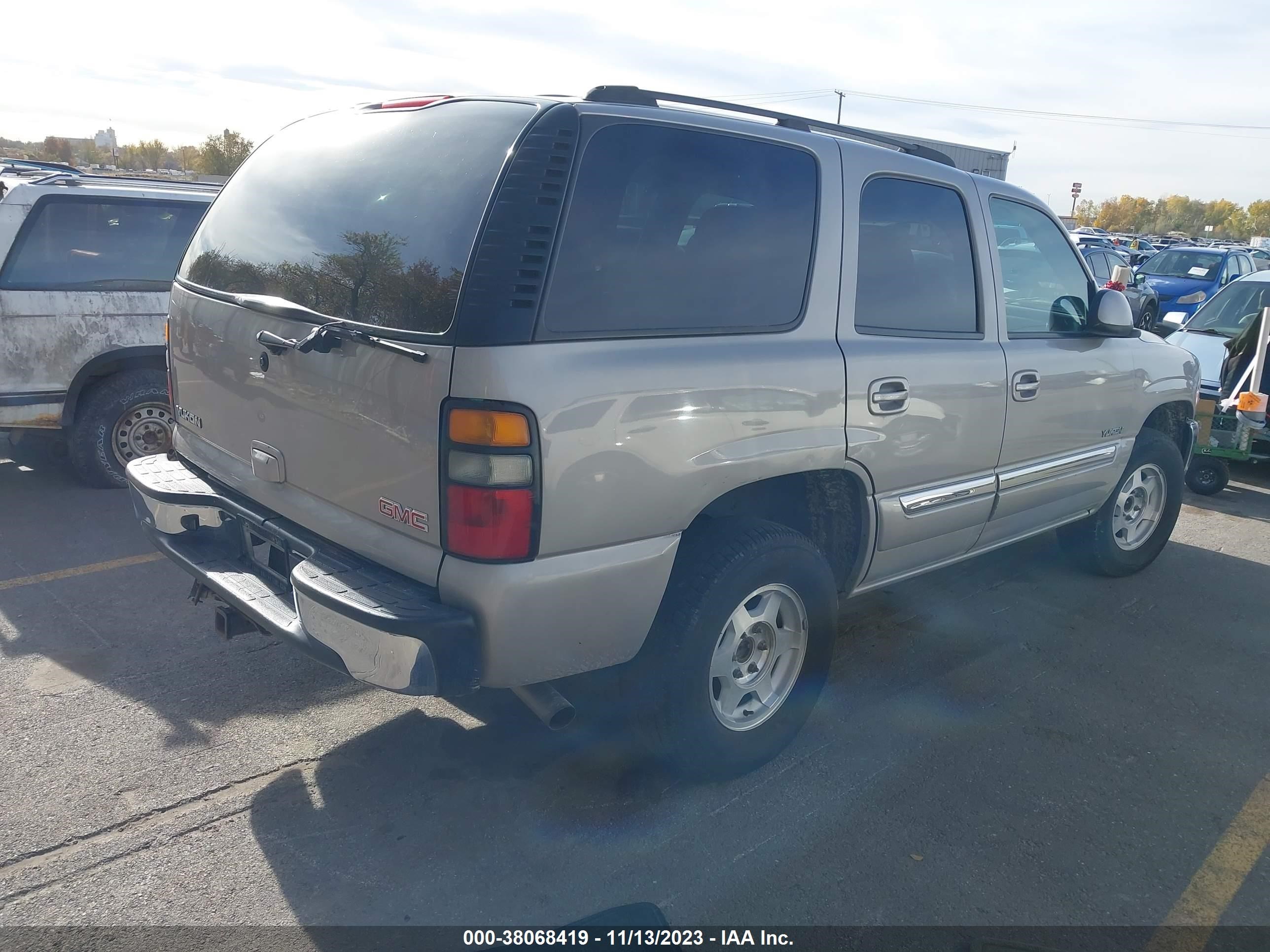 Photo 3 VIN: 1GKEC13V95J108150 - GMC YUKON 