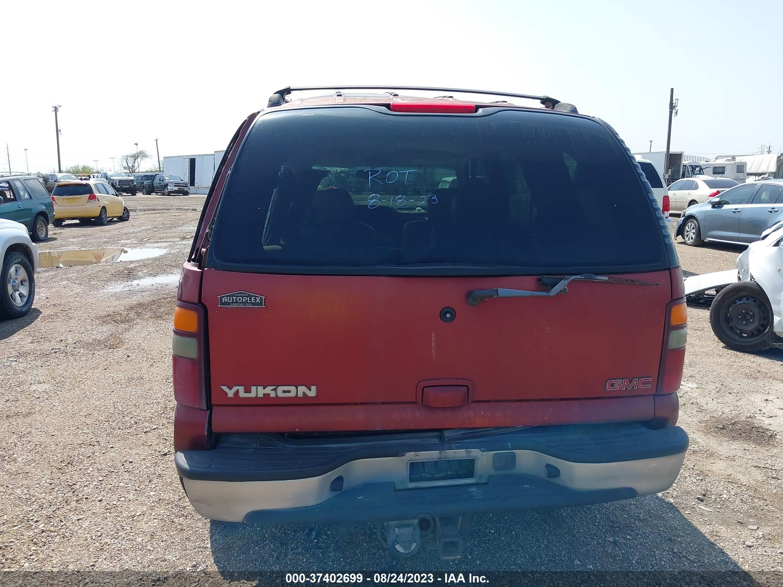 Photo 14 VIN: 1GKEC13Z02R163165 - GMC YUKON 