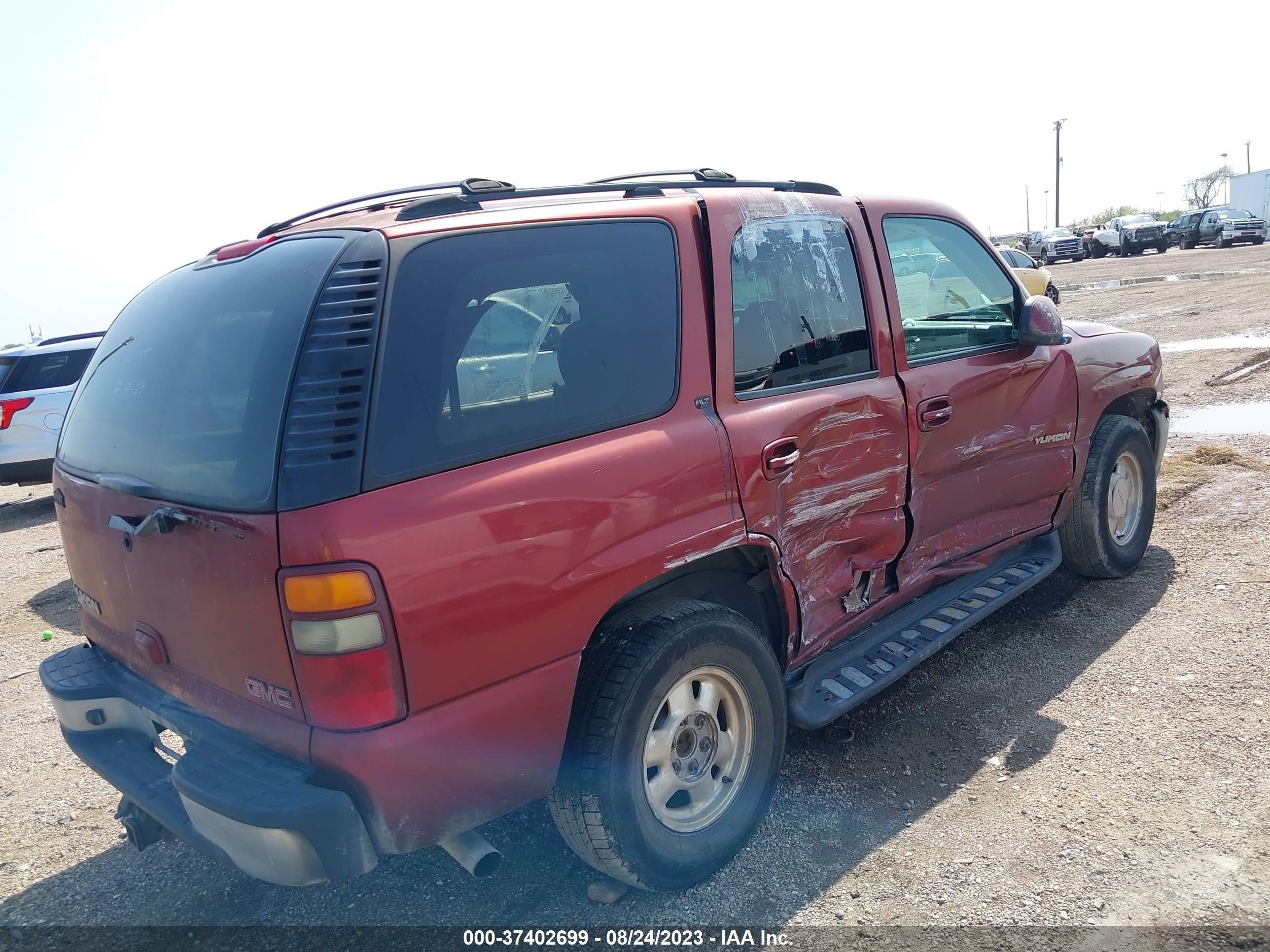 Photo 3 VIN: 1GKEC13Z02R163165 - GMC YUKON 