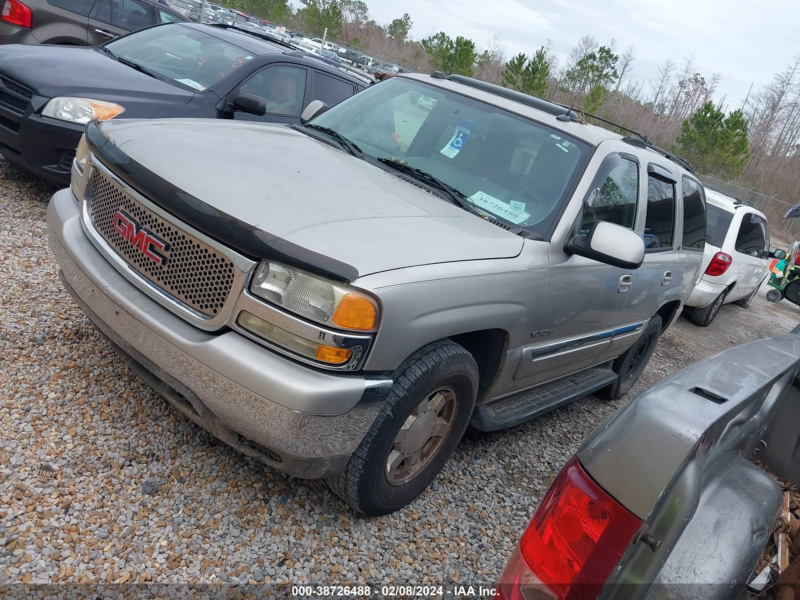 Photo 1 VIN: 1GKEC13Z04R214568 - GMC YUKON 