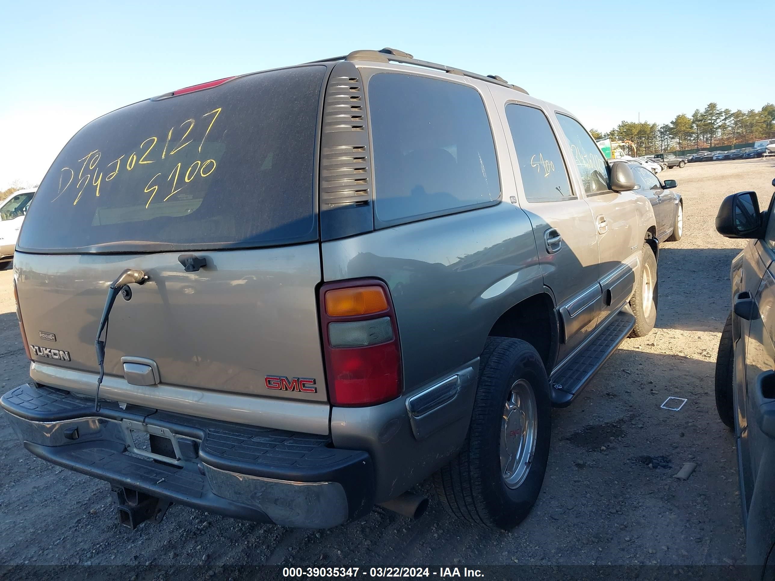 Photo 3 VIN: 1GKEC13Z12R191637 - GMC YUKON 